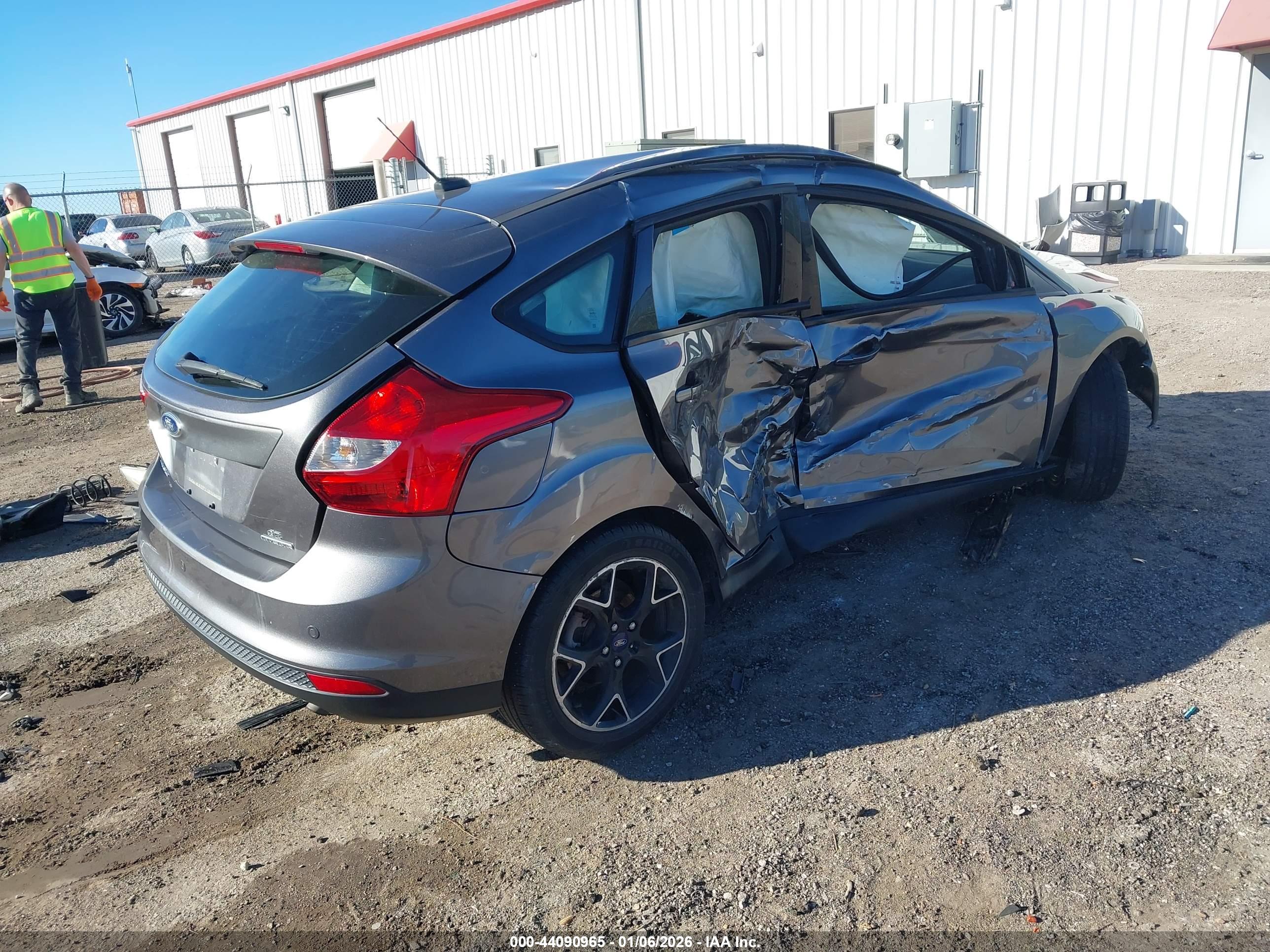 FORD FOCUS image 4