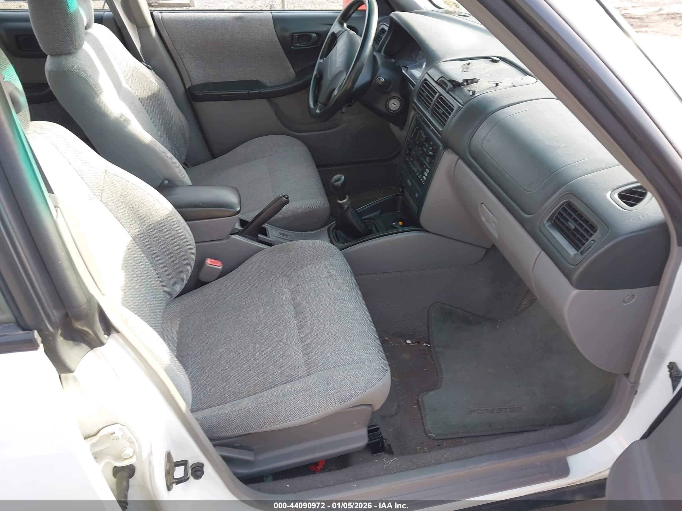 SUBARU FORESTER image 5