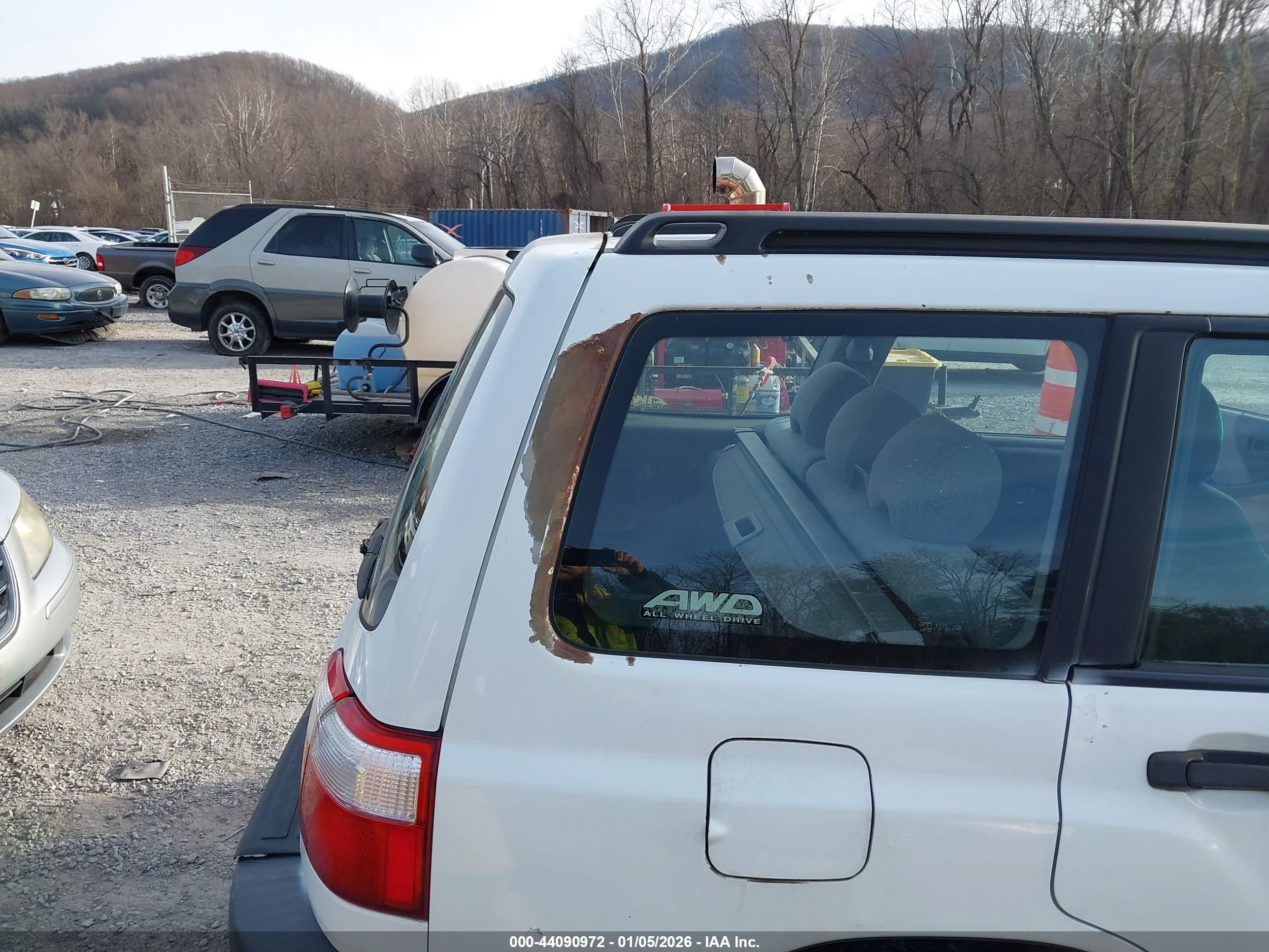 SUBARU FORESTER image 6