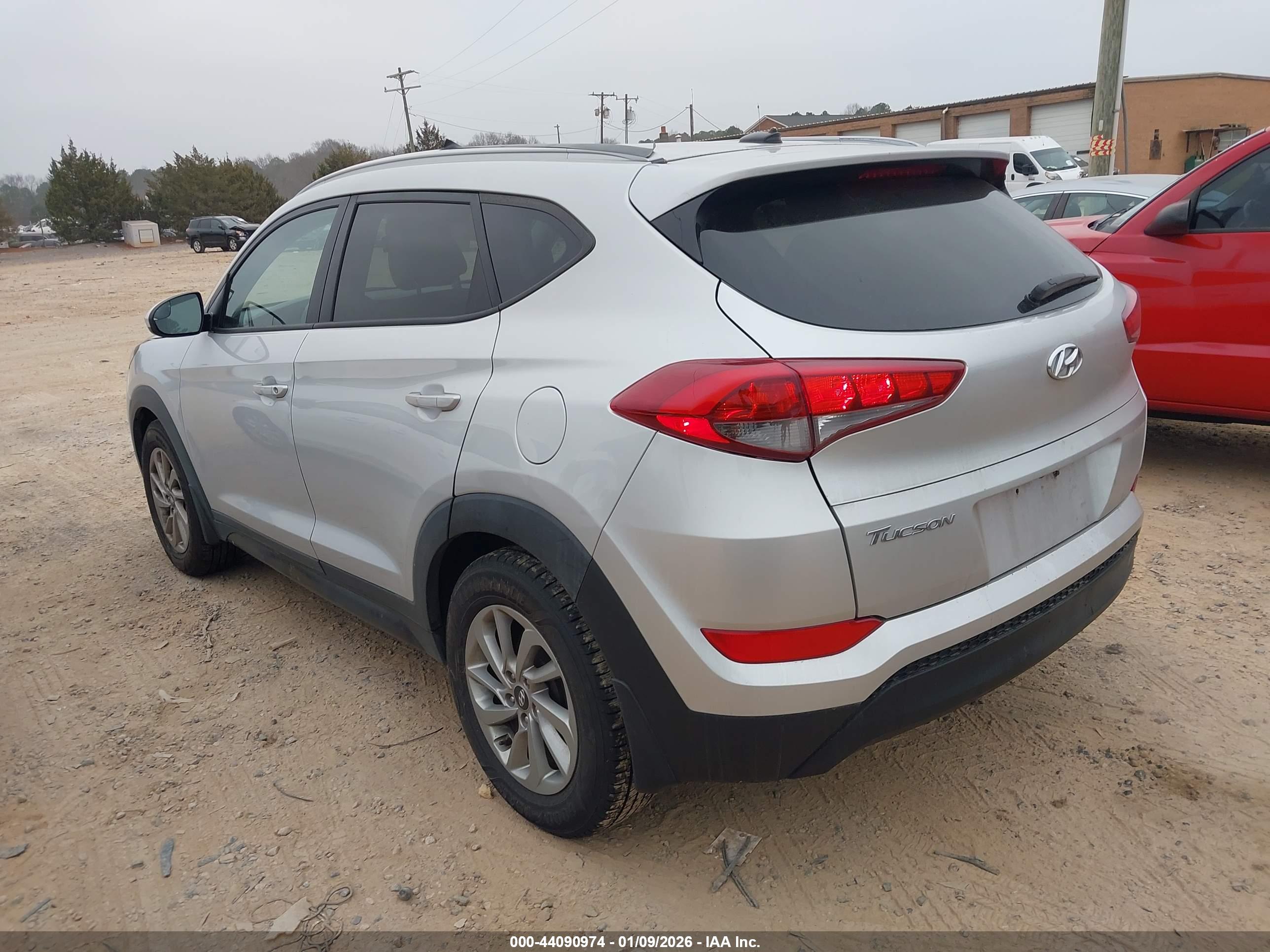 HYUNDAI TUCSON image 3