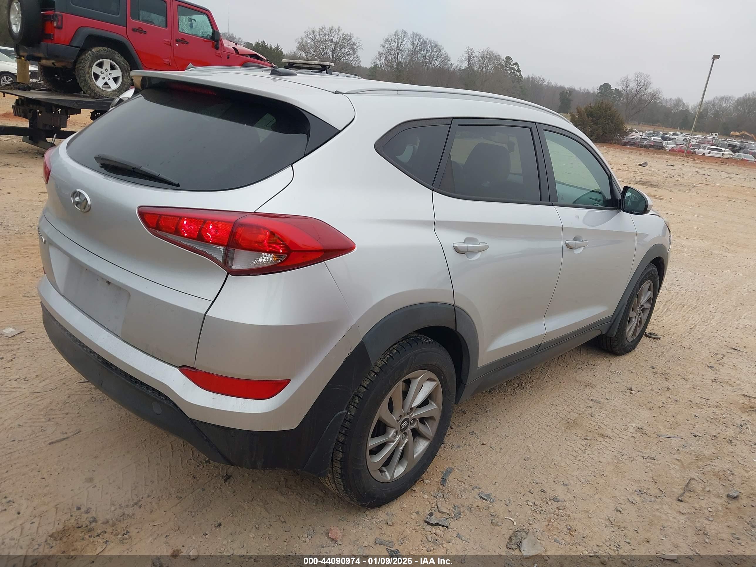 HYUNDAI TUCSON image 4