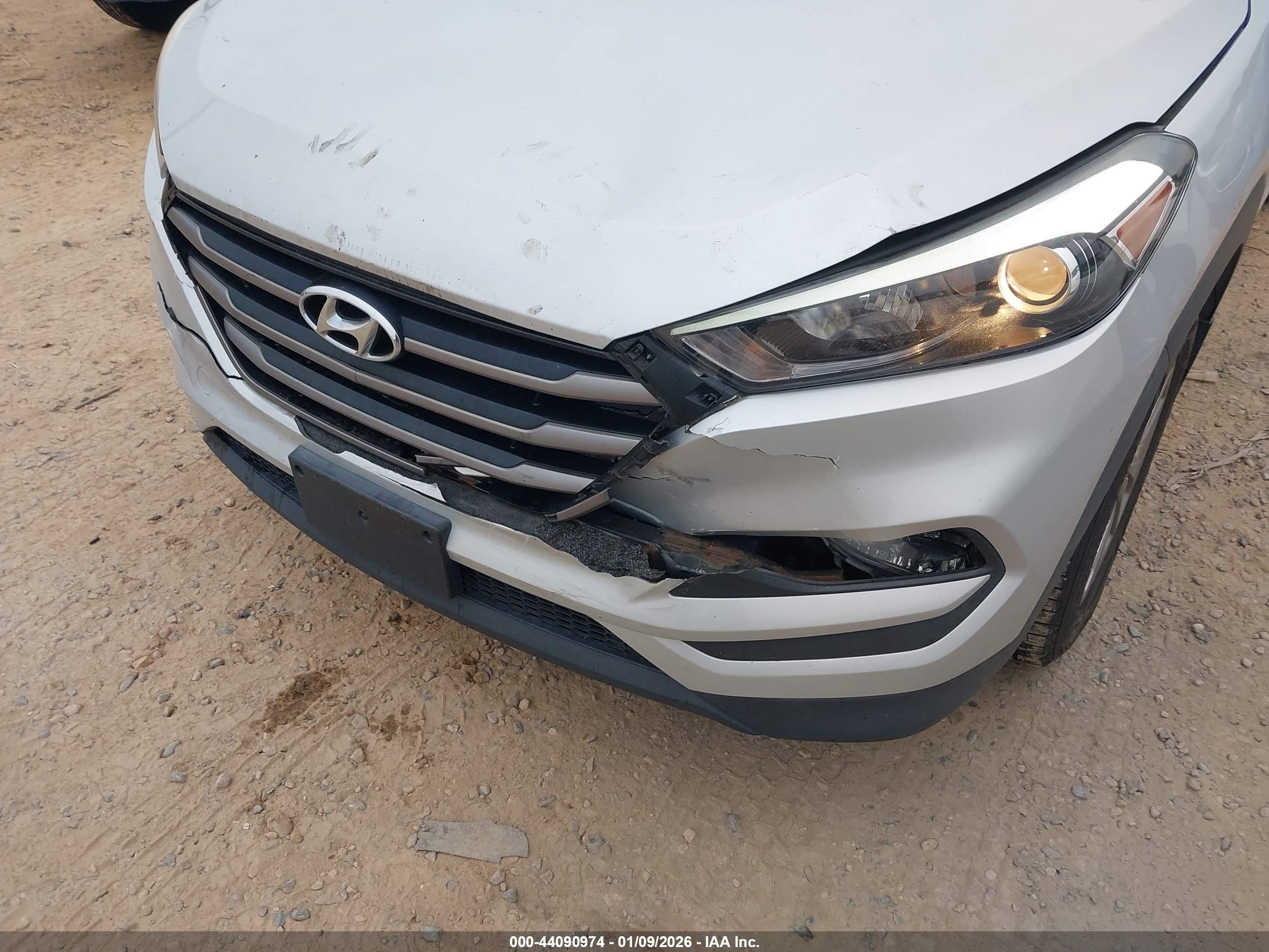 HYUNDAI TUCSON image 6