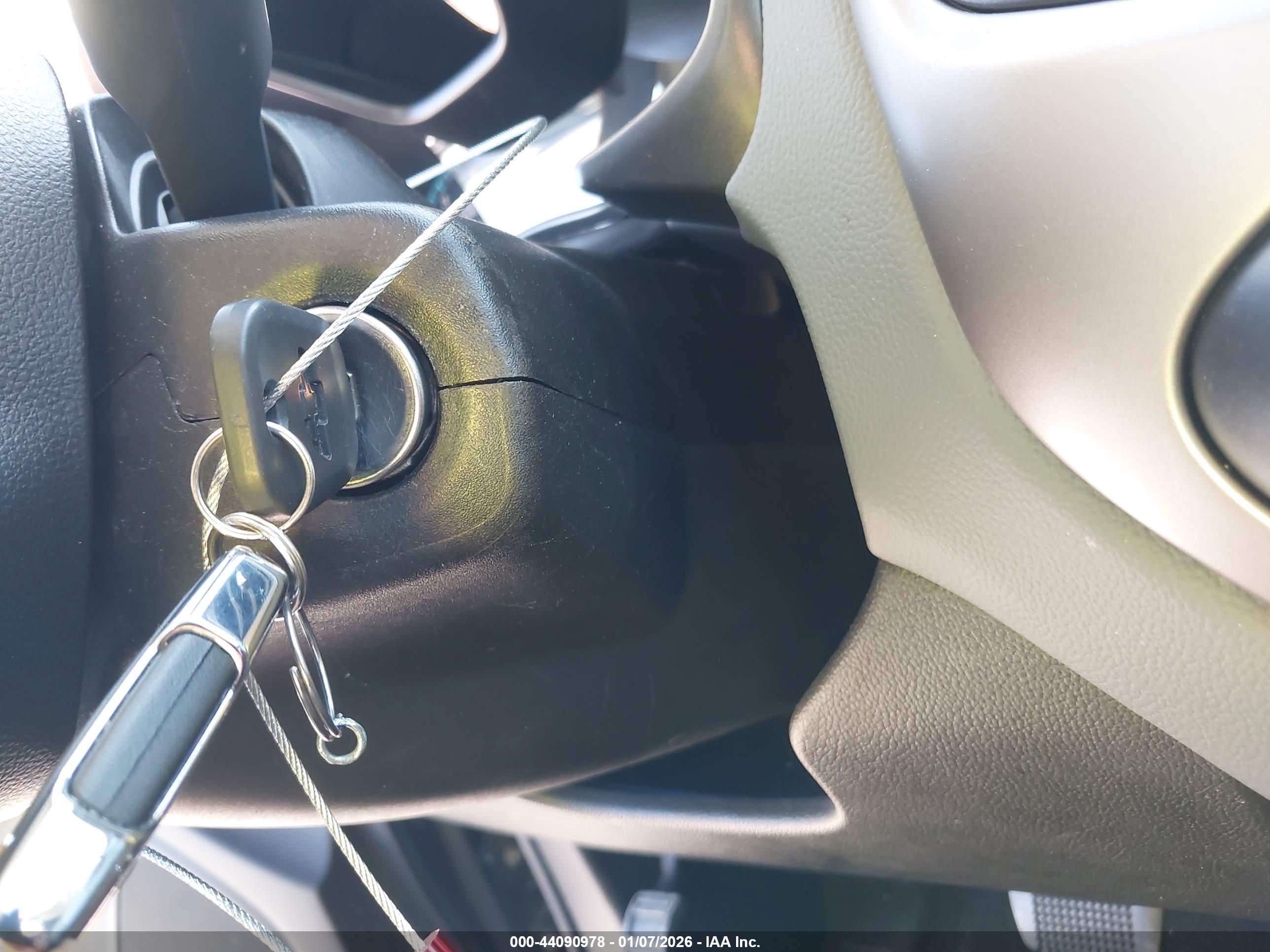 CHEVROLET COLORADO image 11