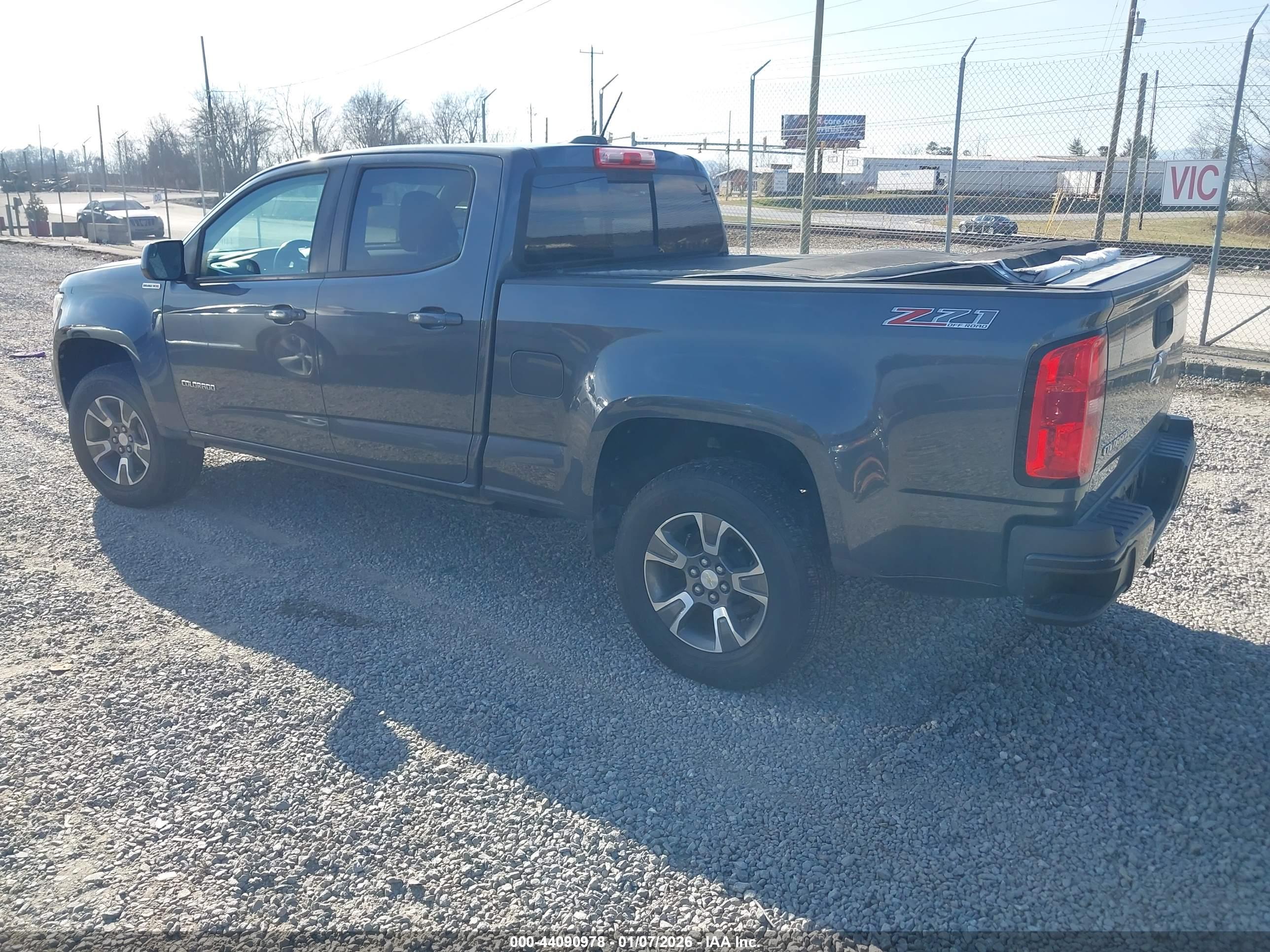 CHEVROLET COLORADO image 3