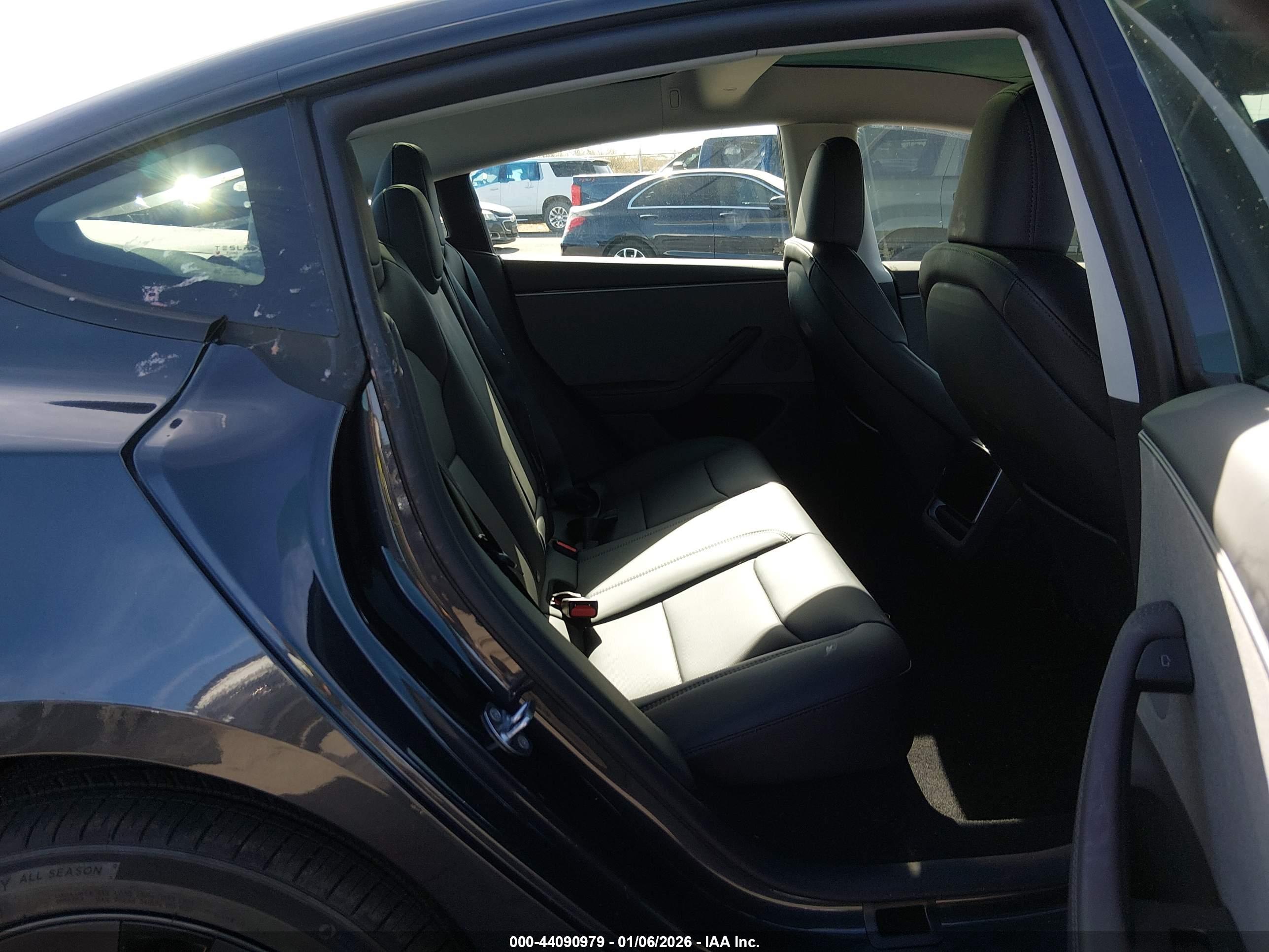 TESLA MODEL image 8