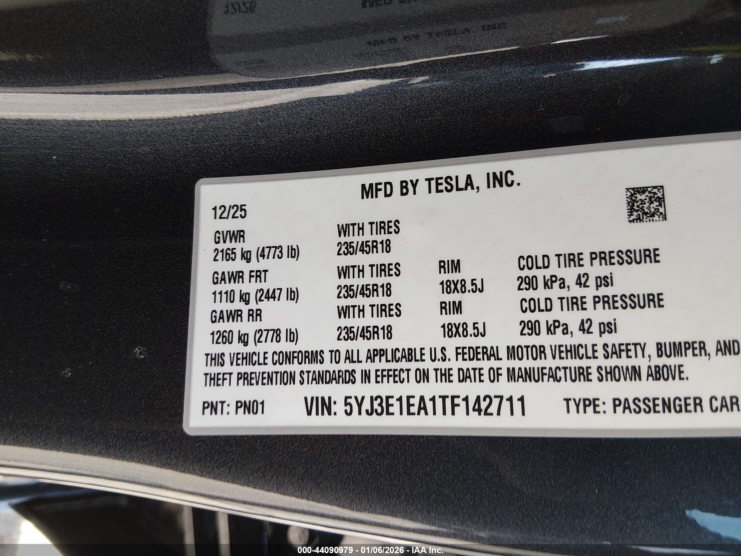 TESLA MODEL image 9