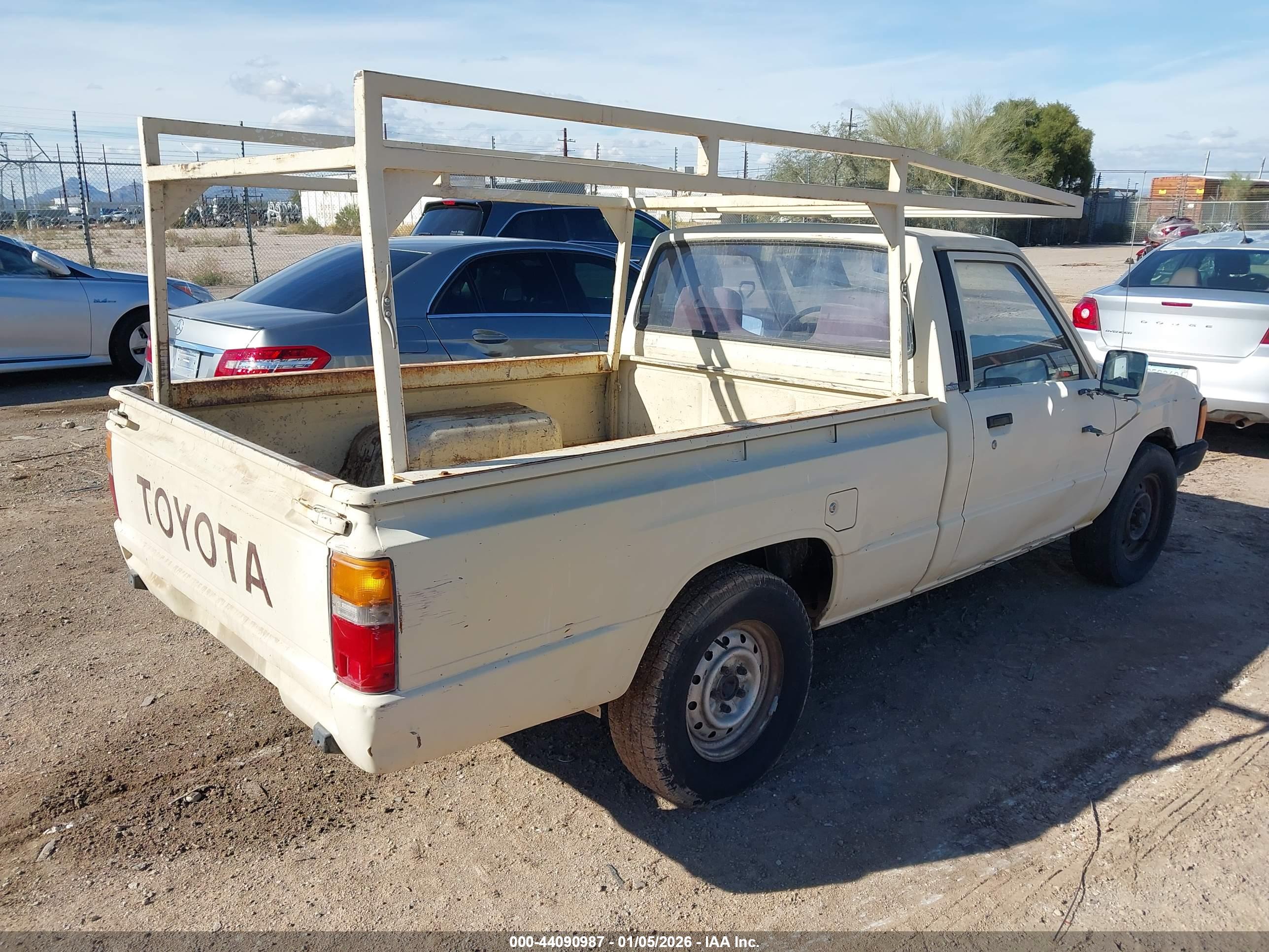 TOYOTA PICKUP image 4
