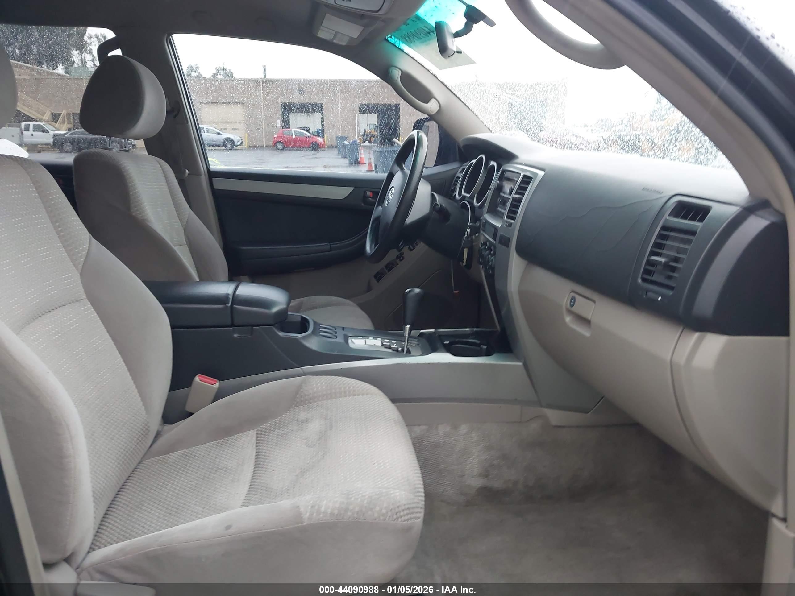 TOYOTA 4RUNNER image 5