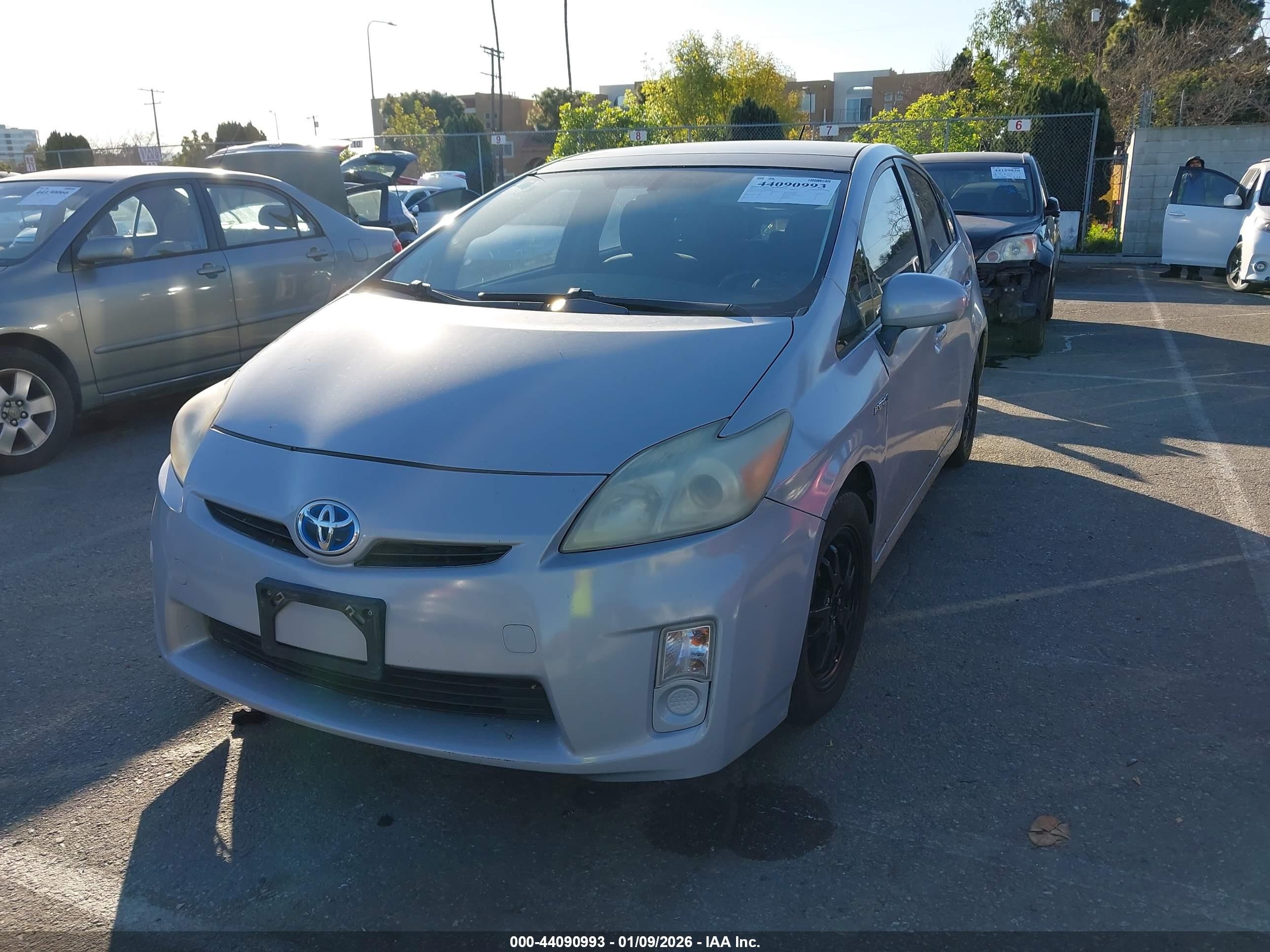 TOYOTA PRIUS image 2