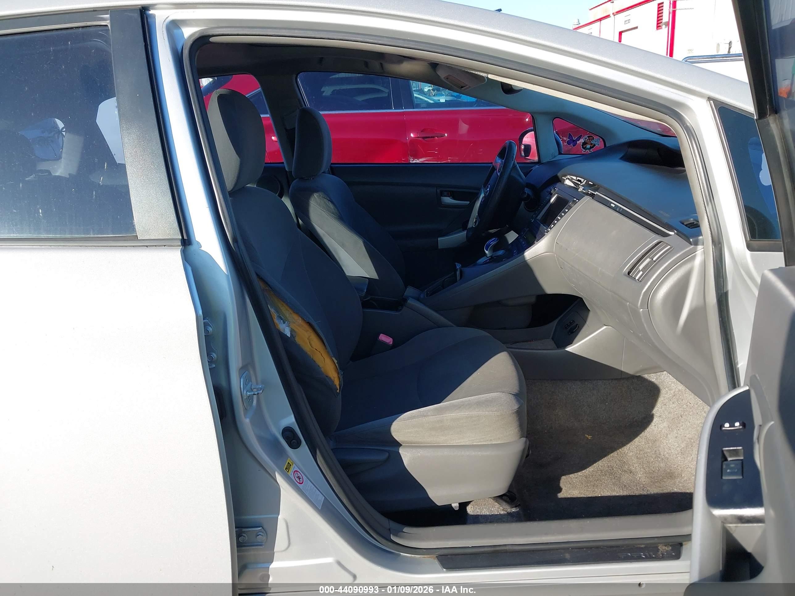 TOYOTA PRIUS image 5