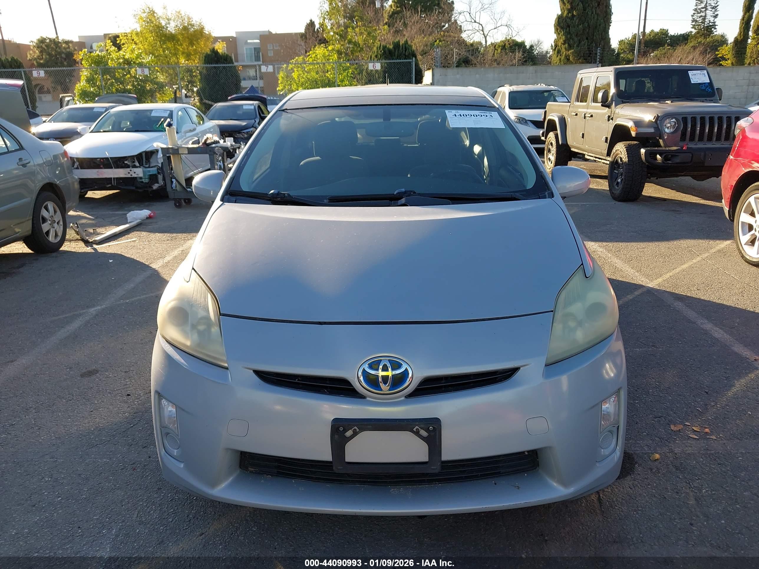 TOYOTA PRIUS image 6