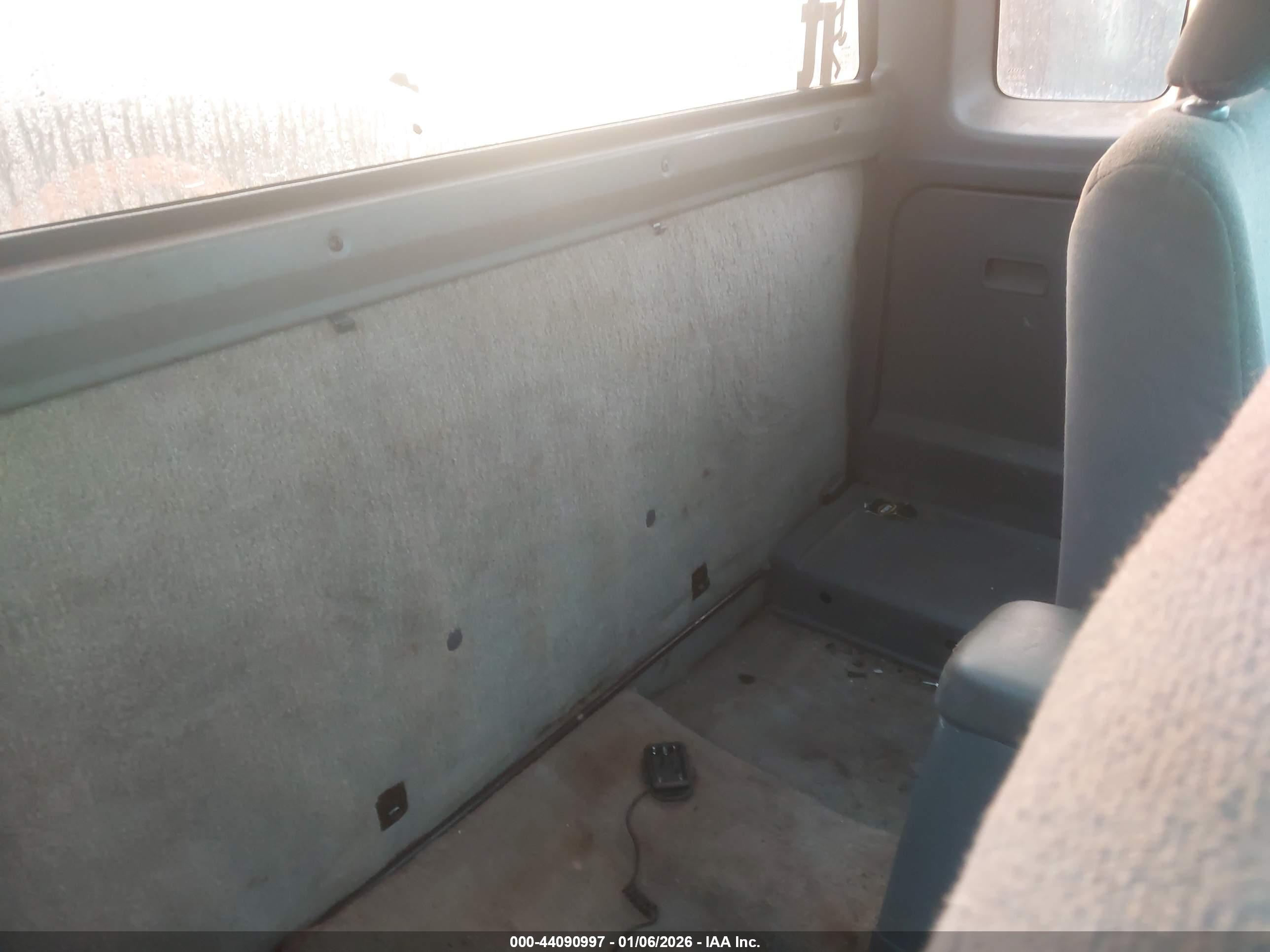 NISSAN FRONTIER image 8