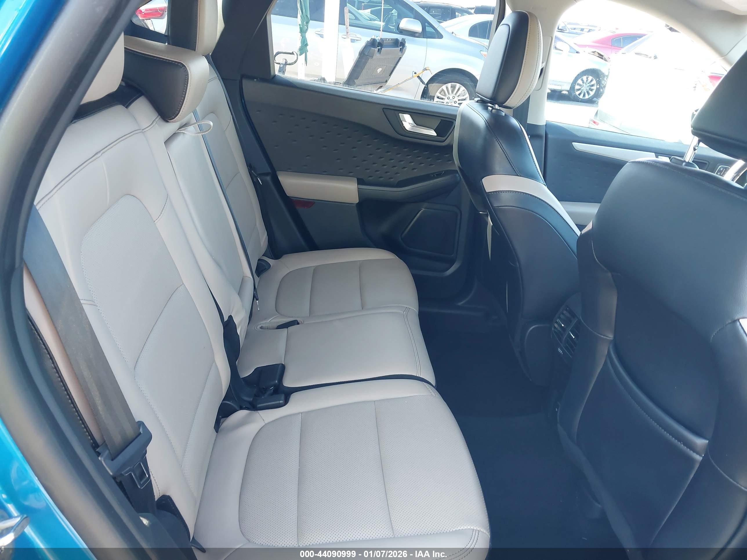 FORD ESCAPE image 8