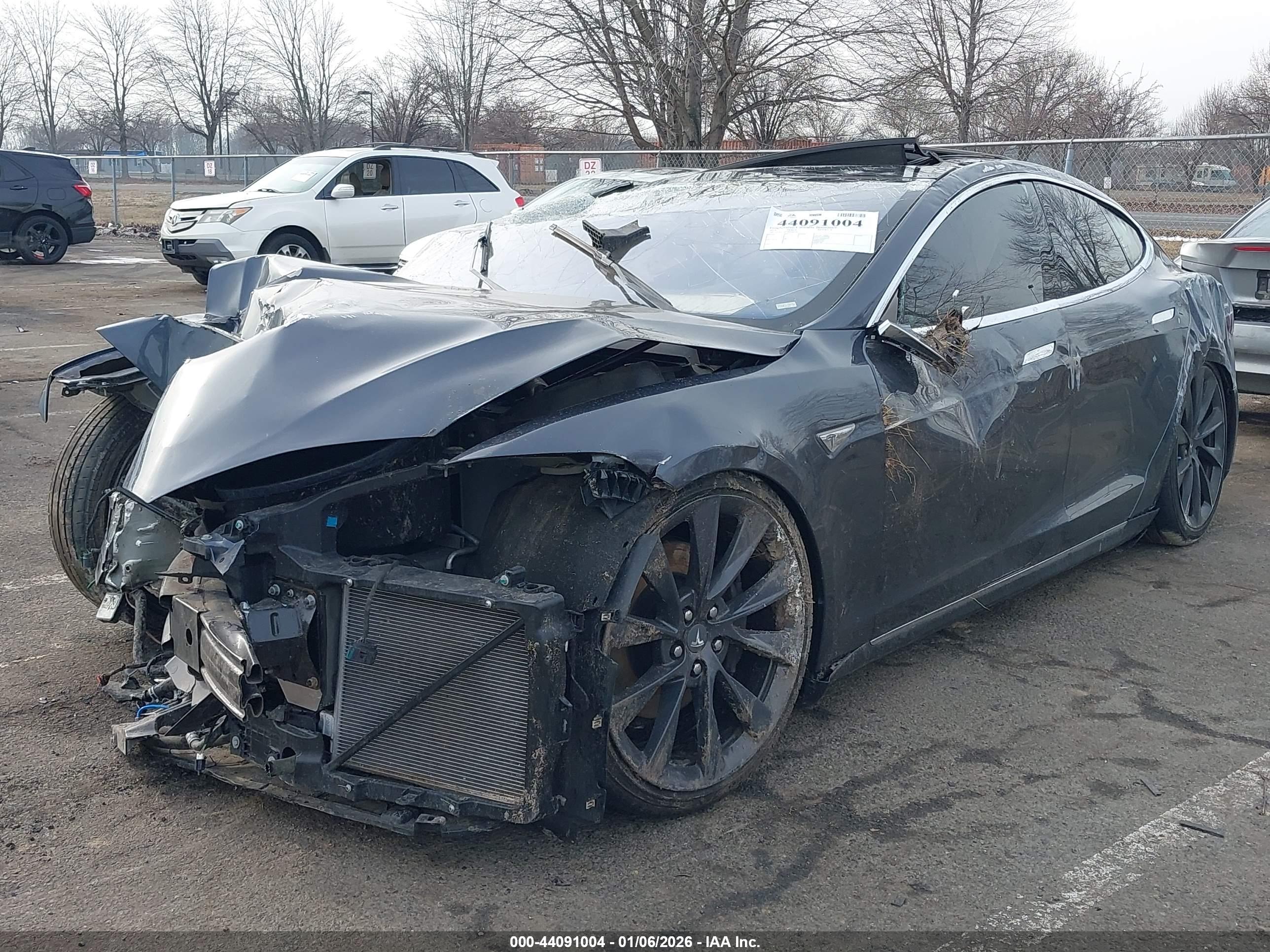 TESLA MODEL image 2