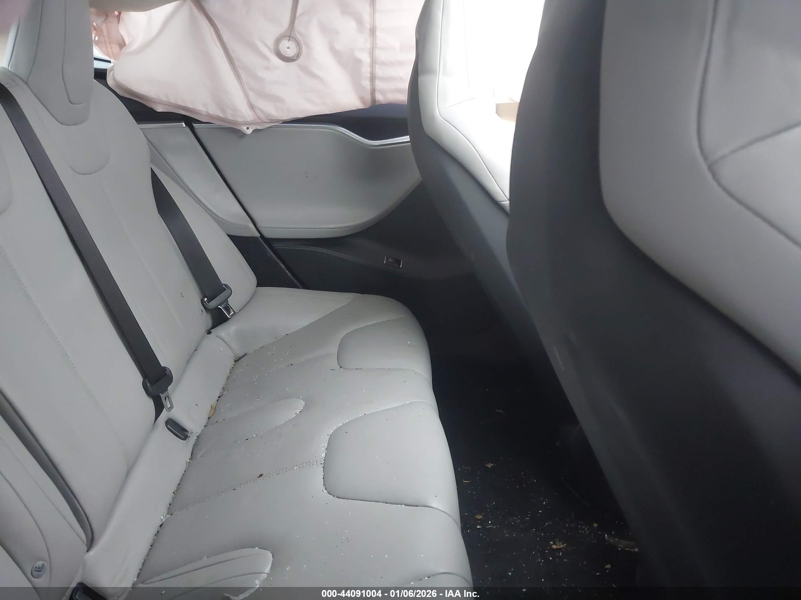 TESLA MODEL image 8