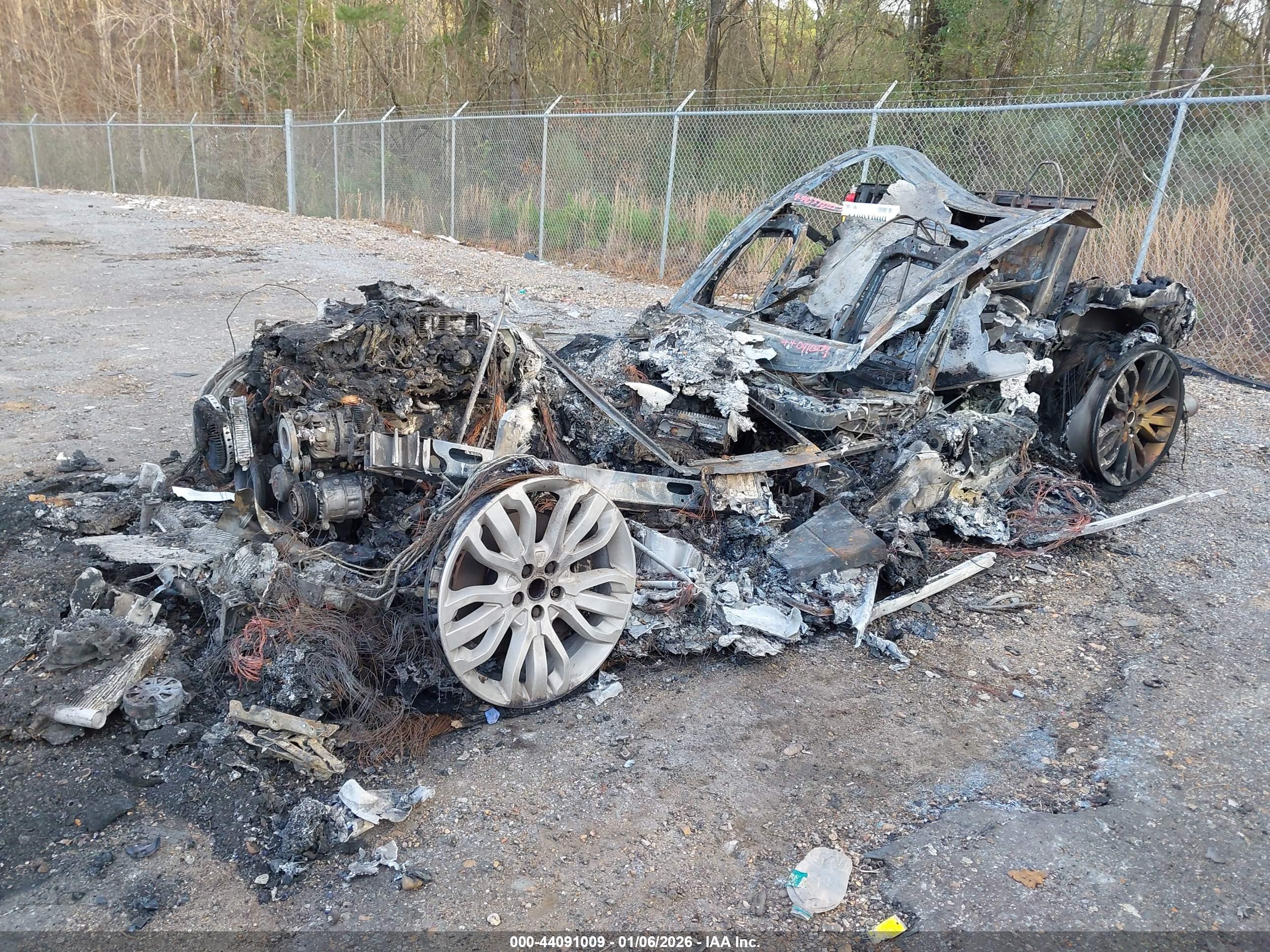 LAND ROVER image 2