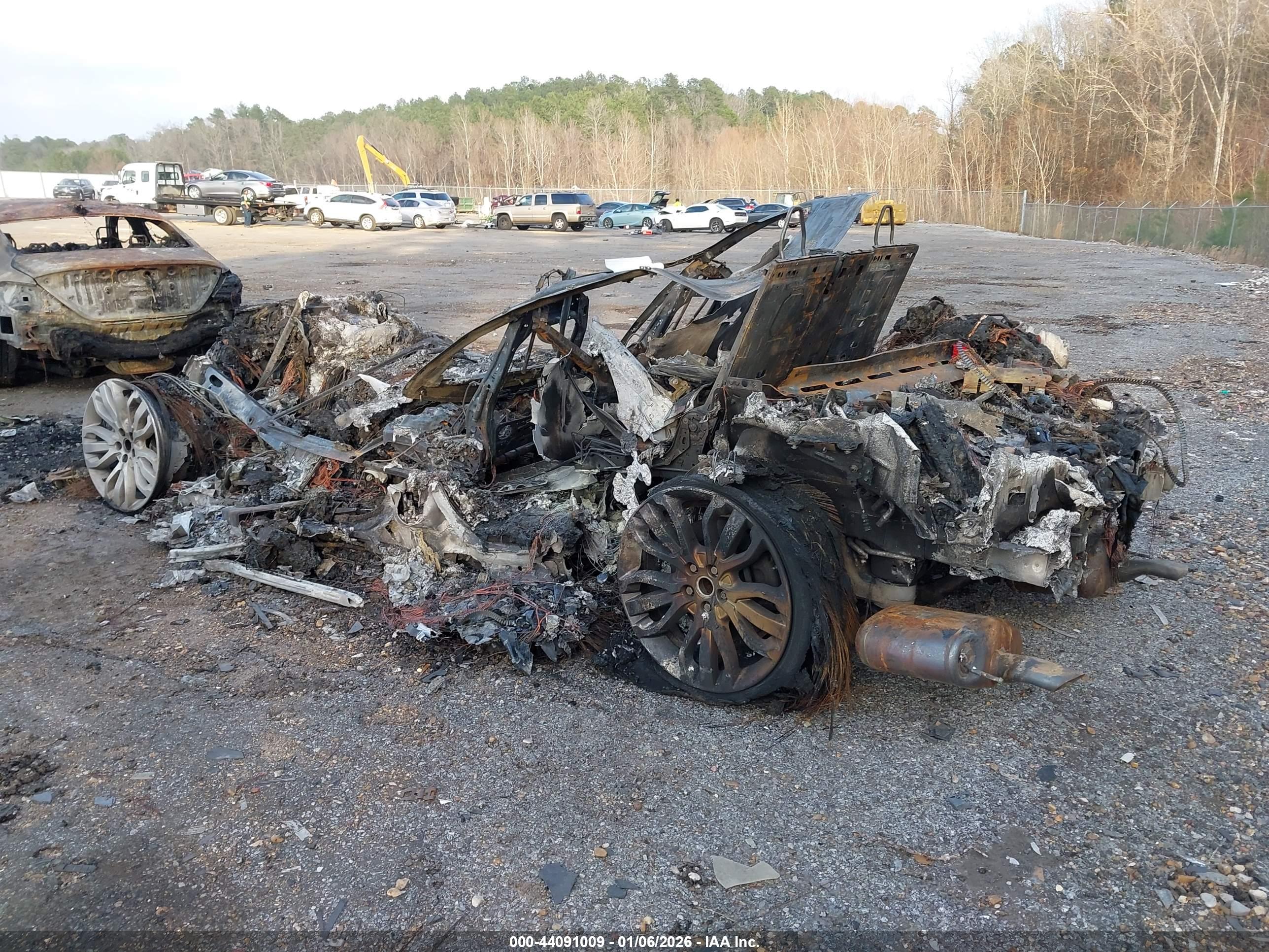 LAND ROVER image 3