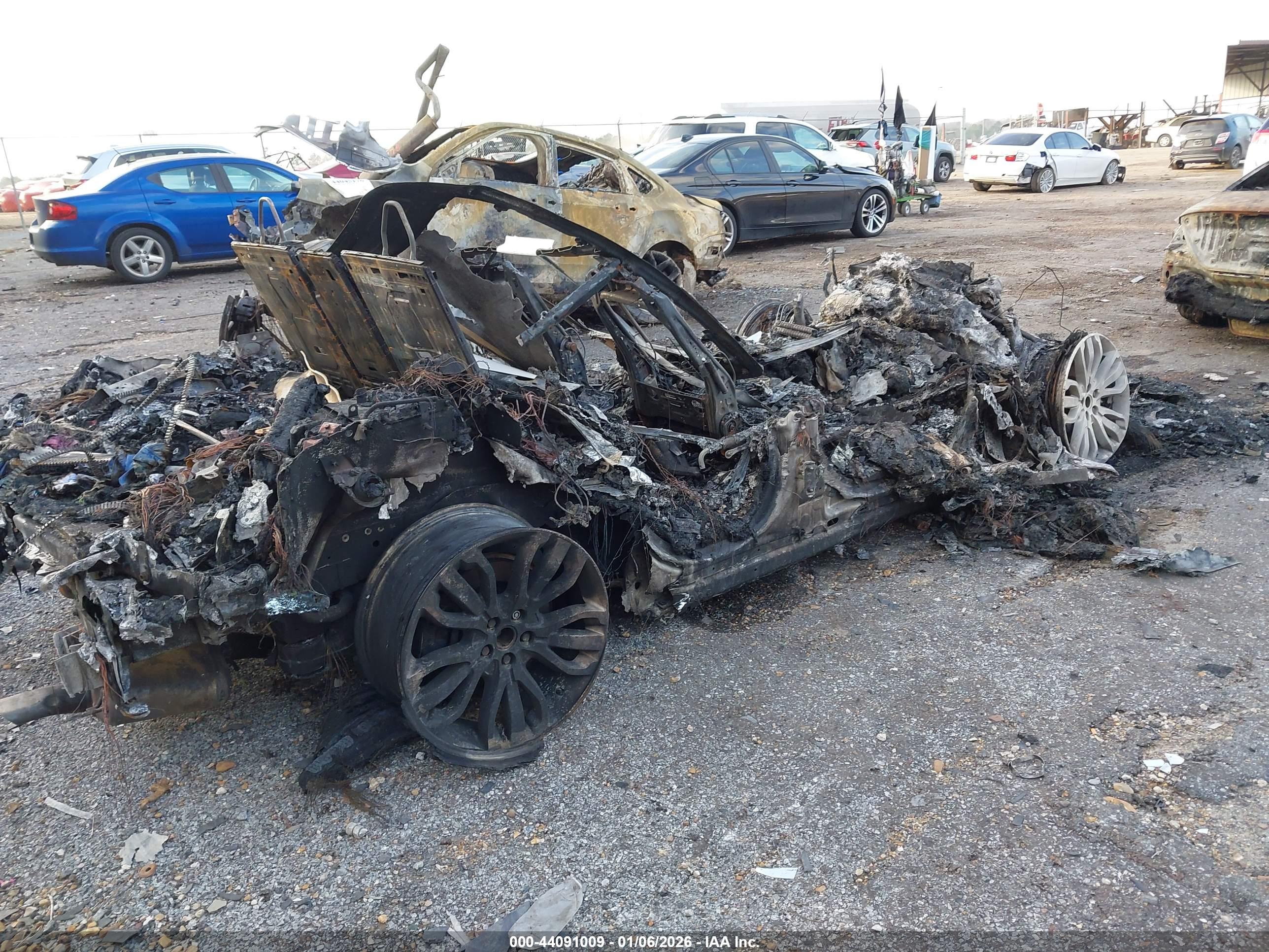 LAND ROVER image 4