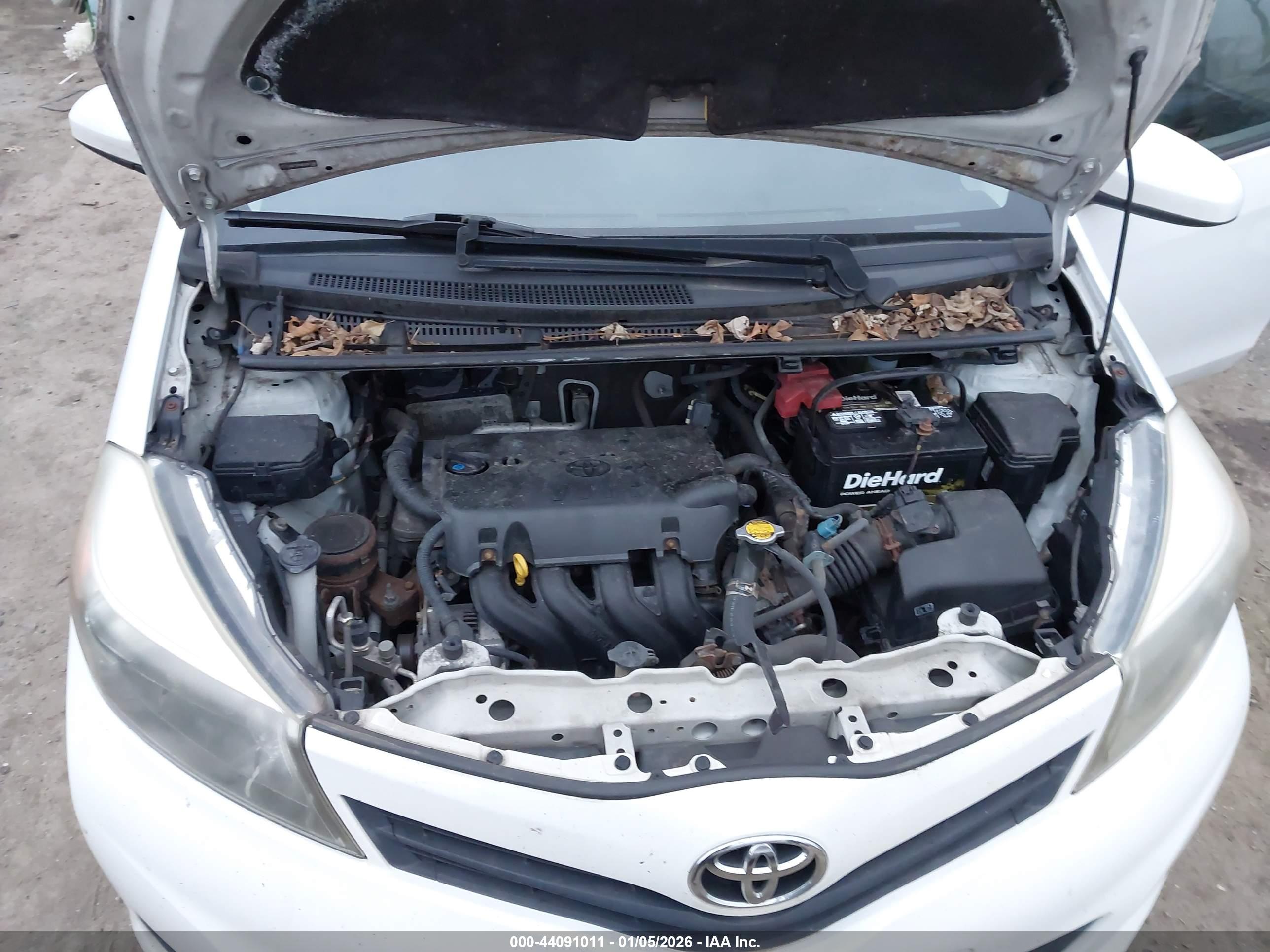 TOYOTA YARIS image 10