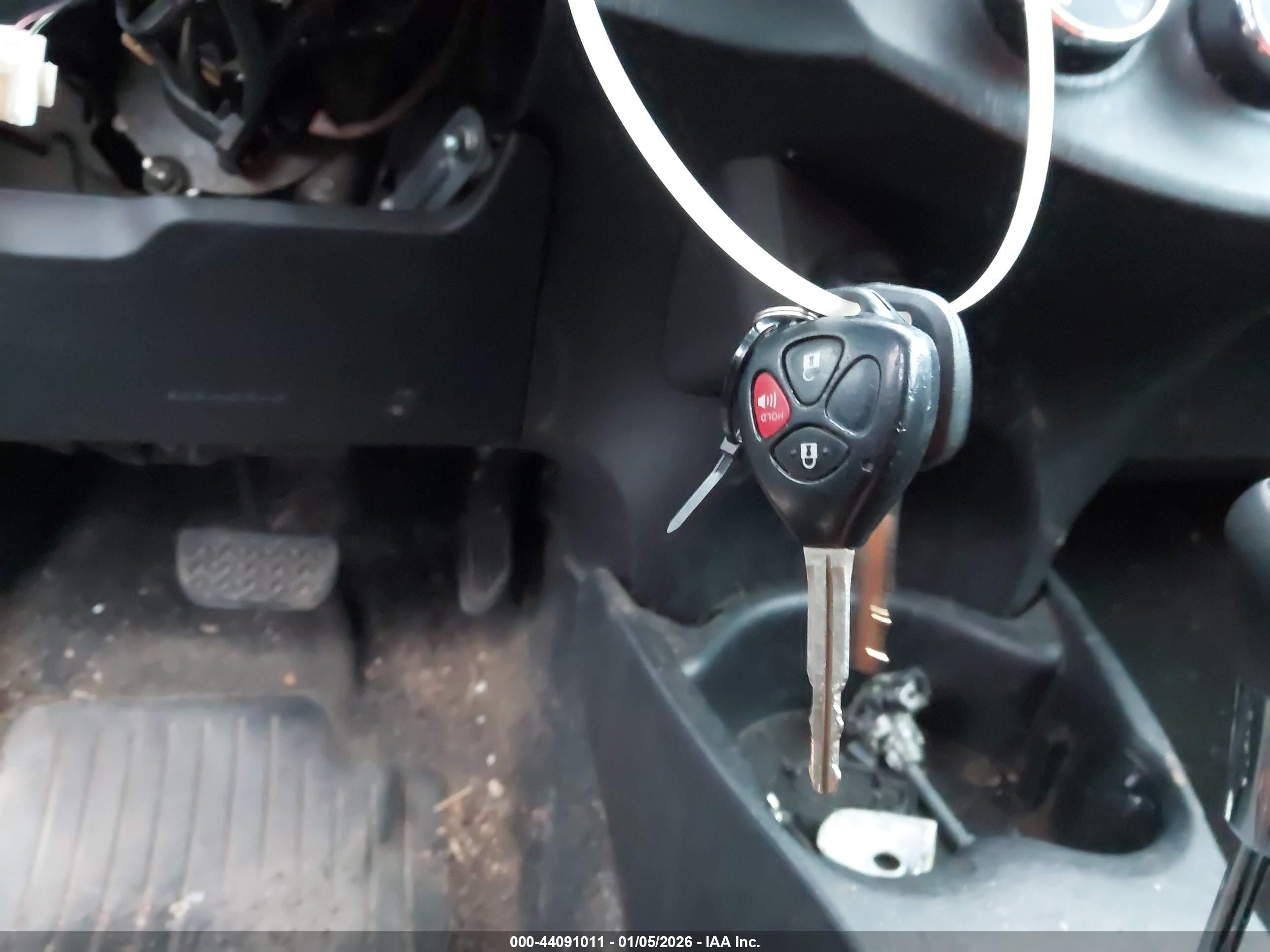 TOYOTA YARIS image 11