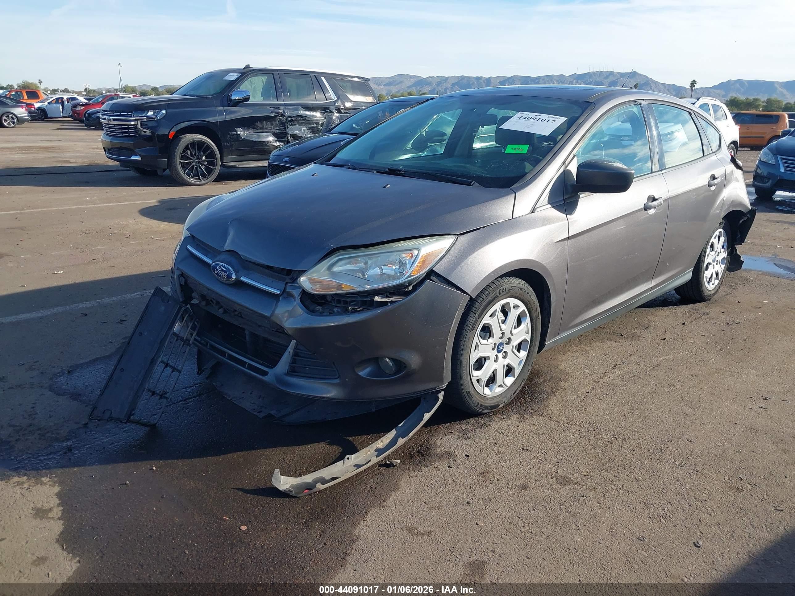 FORD FOCUS image 2