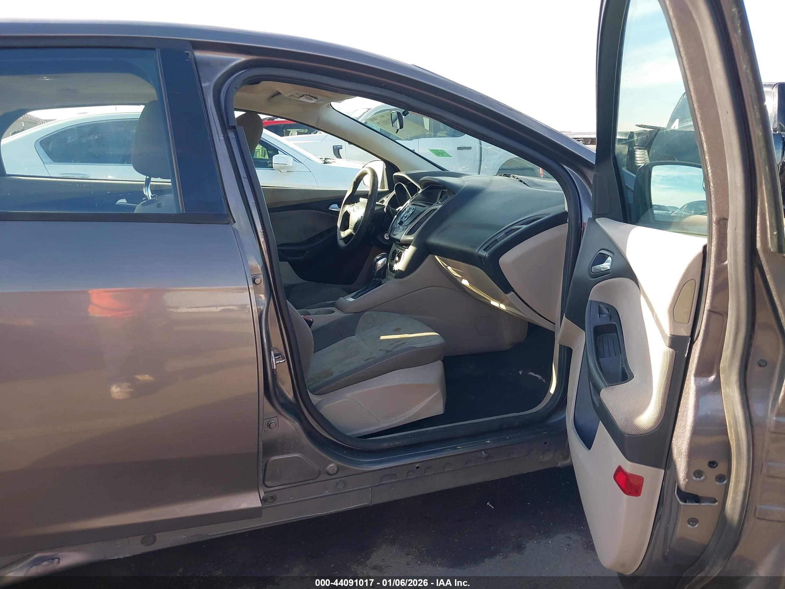 FORD FOCUS image 5