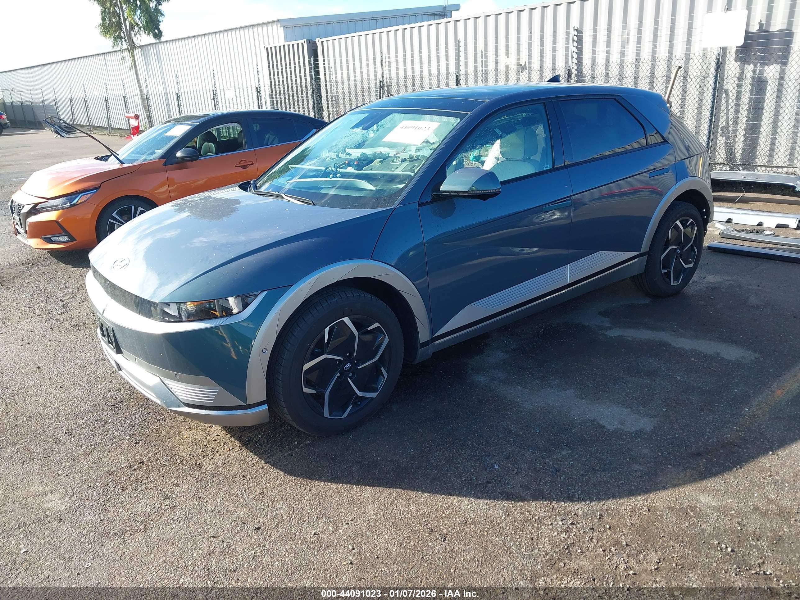 HYUNDAI IONIQ image 2