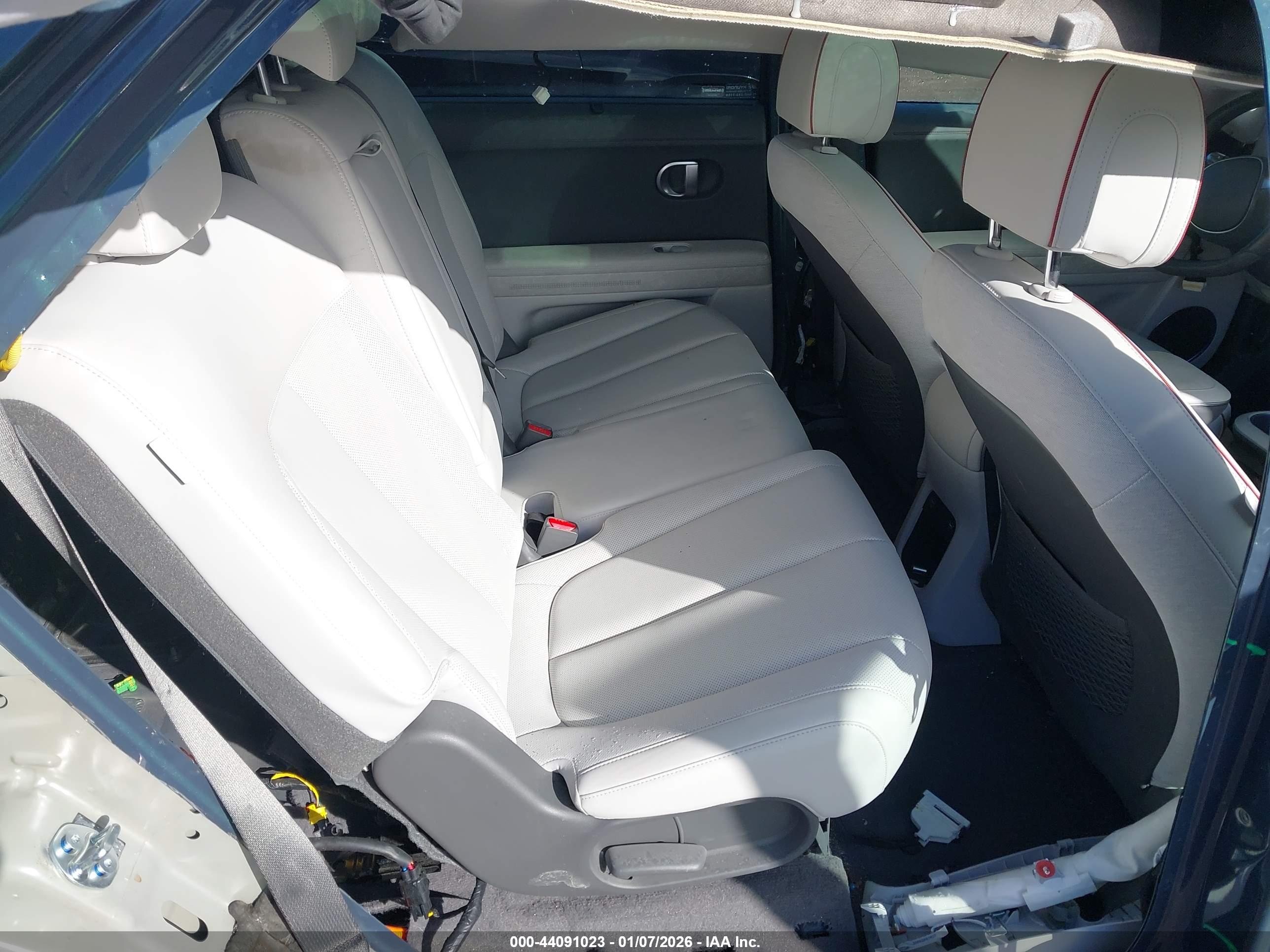 HYUNDAI IONIQ image 8