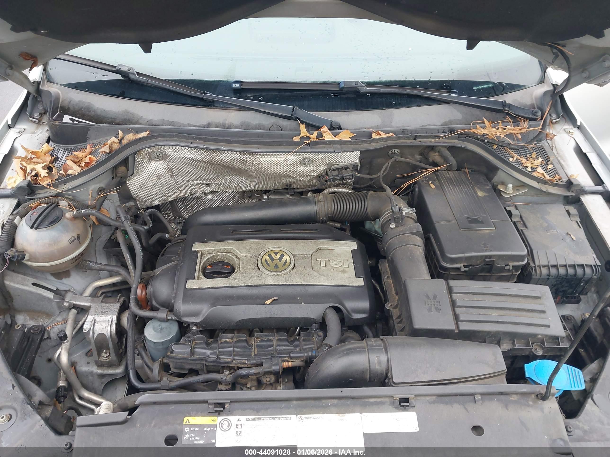 VOLKSWAGEN TIGUAN image 10