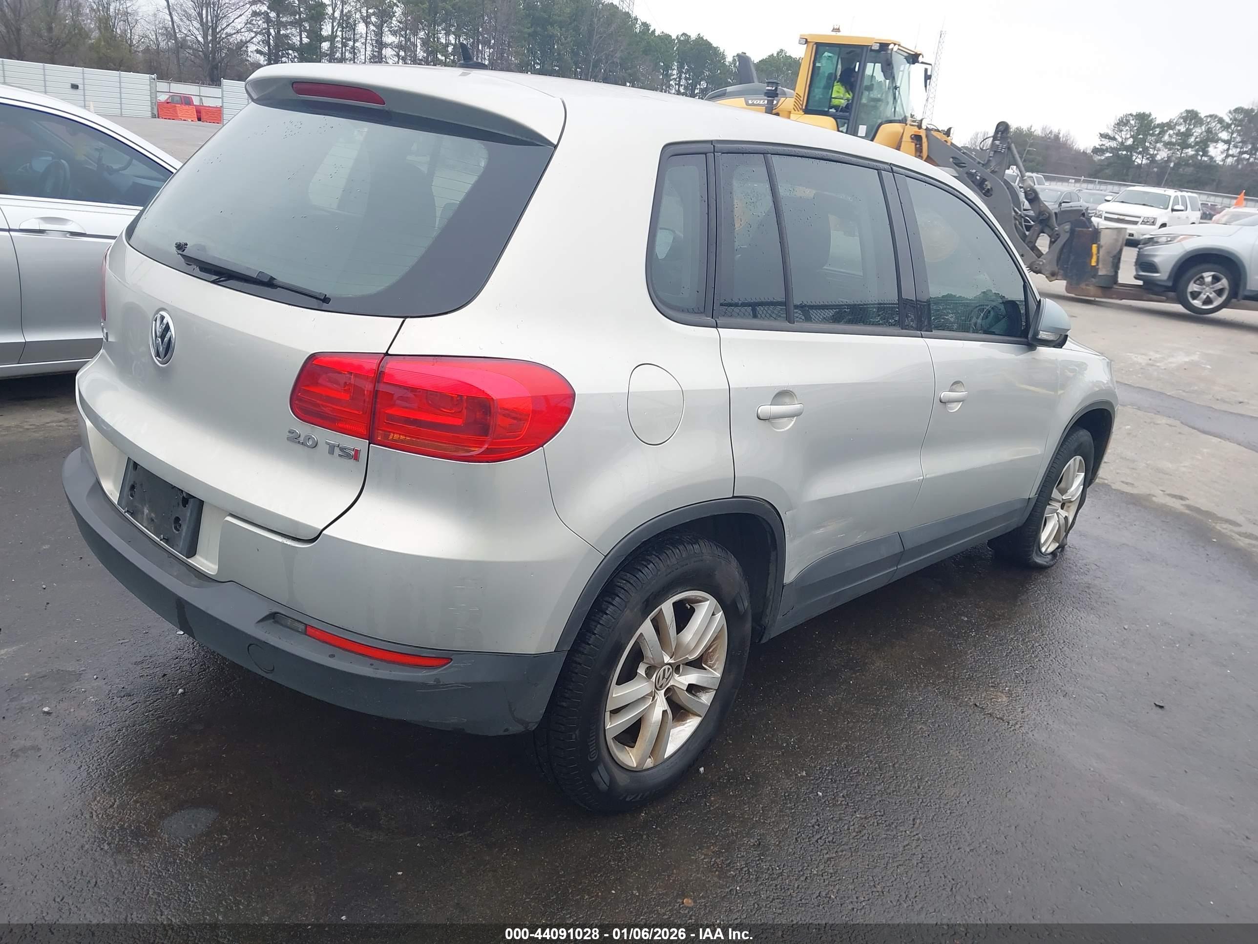VOLKSWAGEN TIGUAN image 4