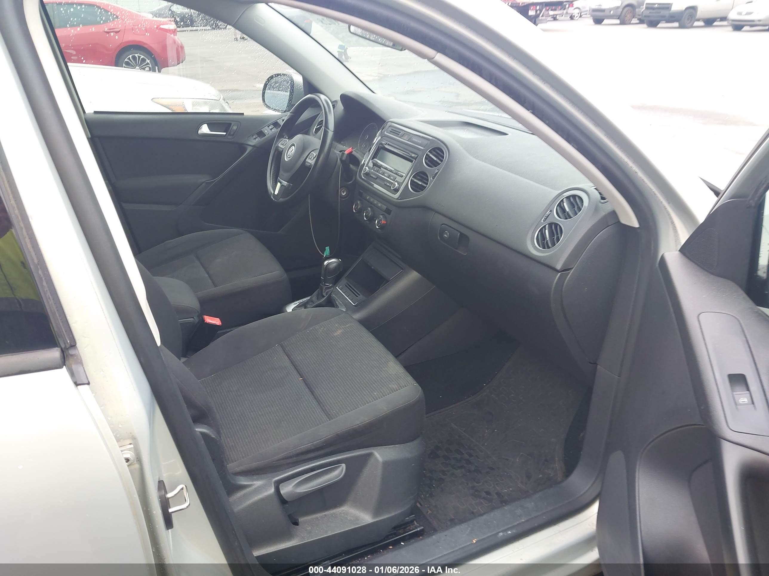 VOLKSWAGEN TIGUAN image 5