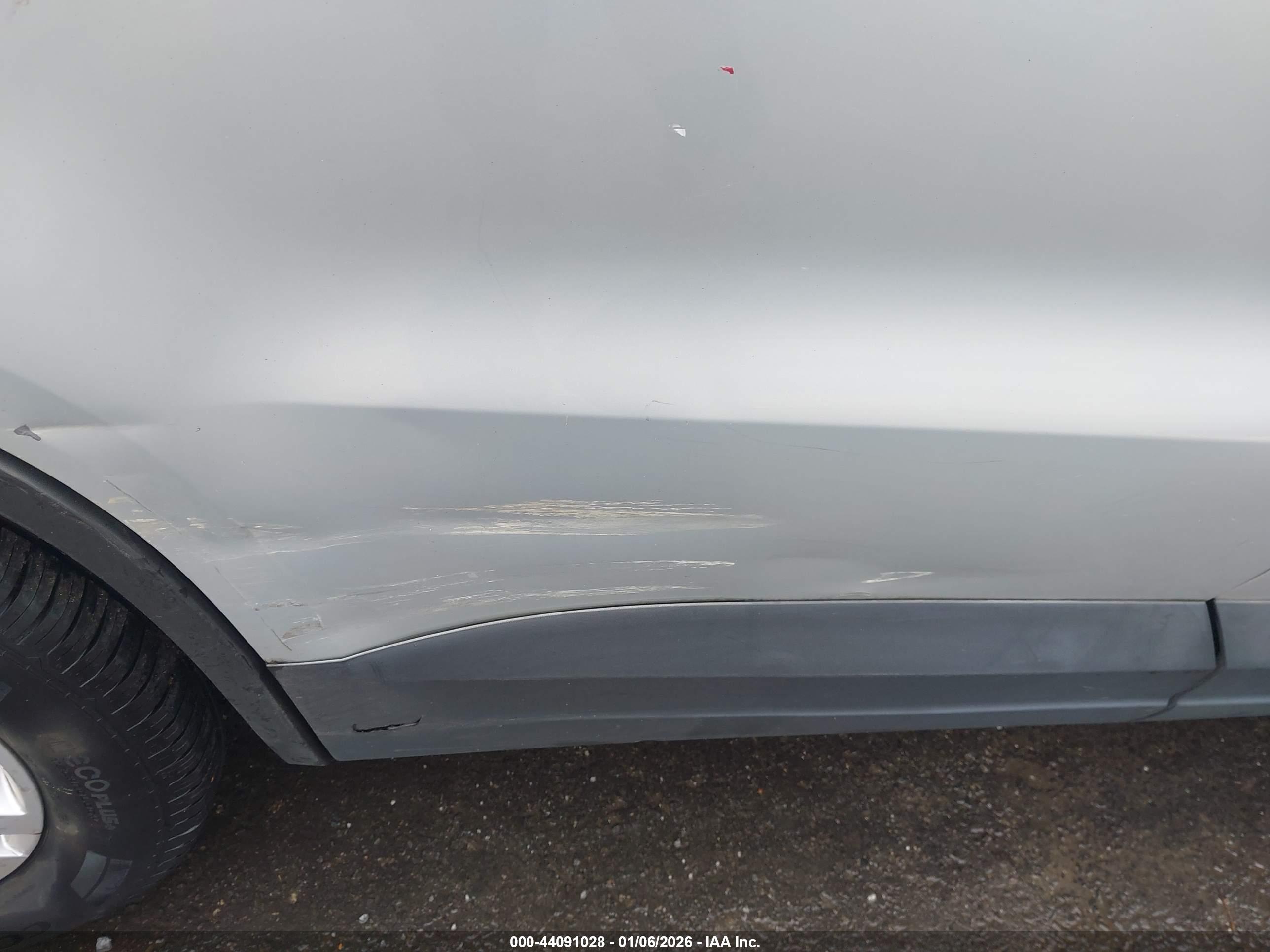VOLKSWAGEN TIGUAN image 6