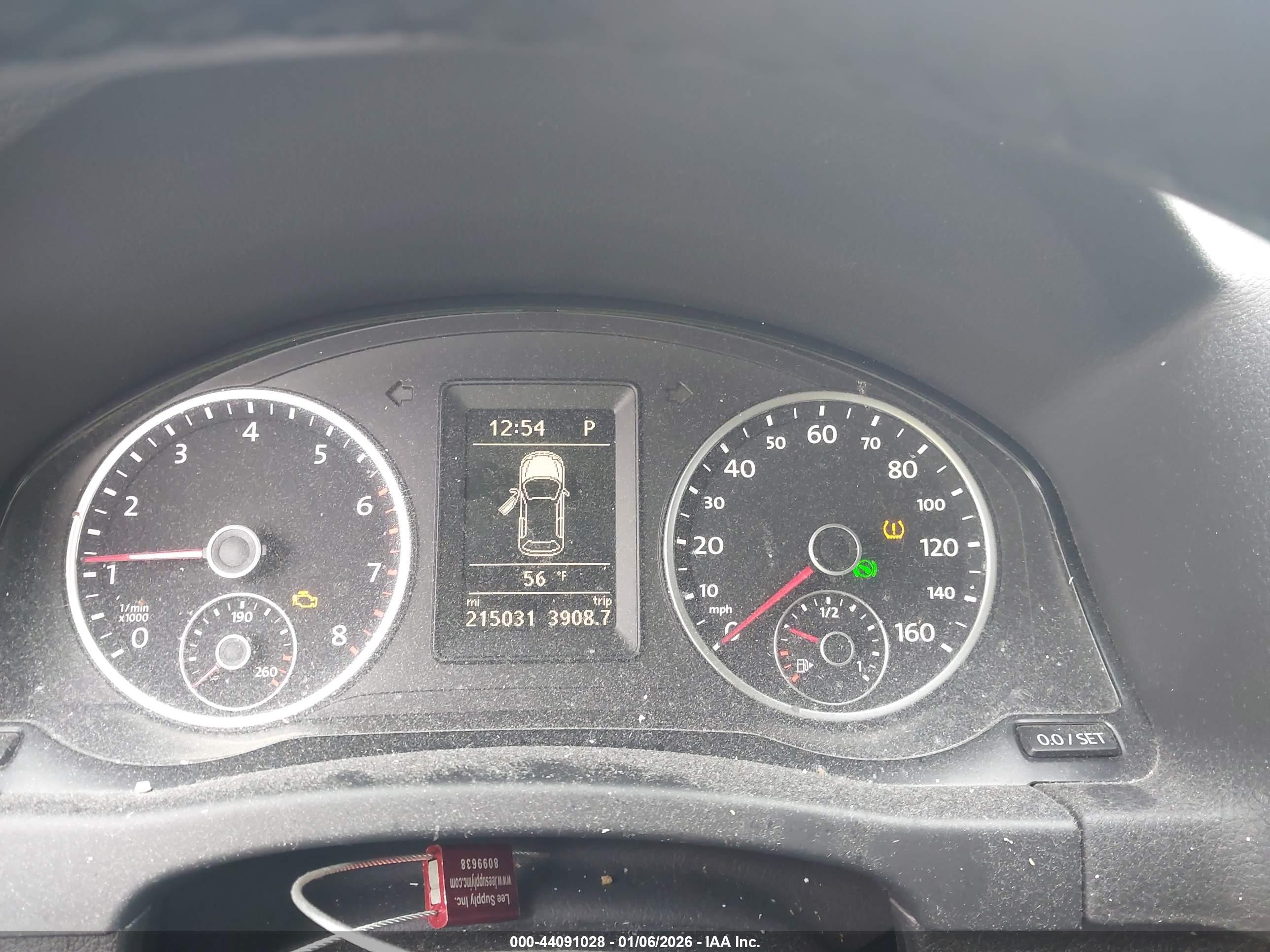 VOLKSWAGEN TIGUAN image 7