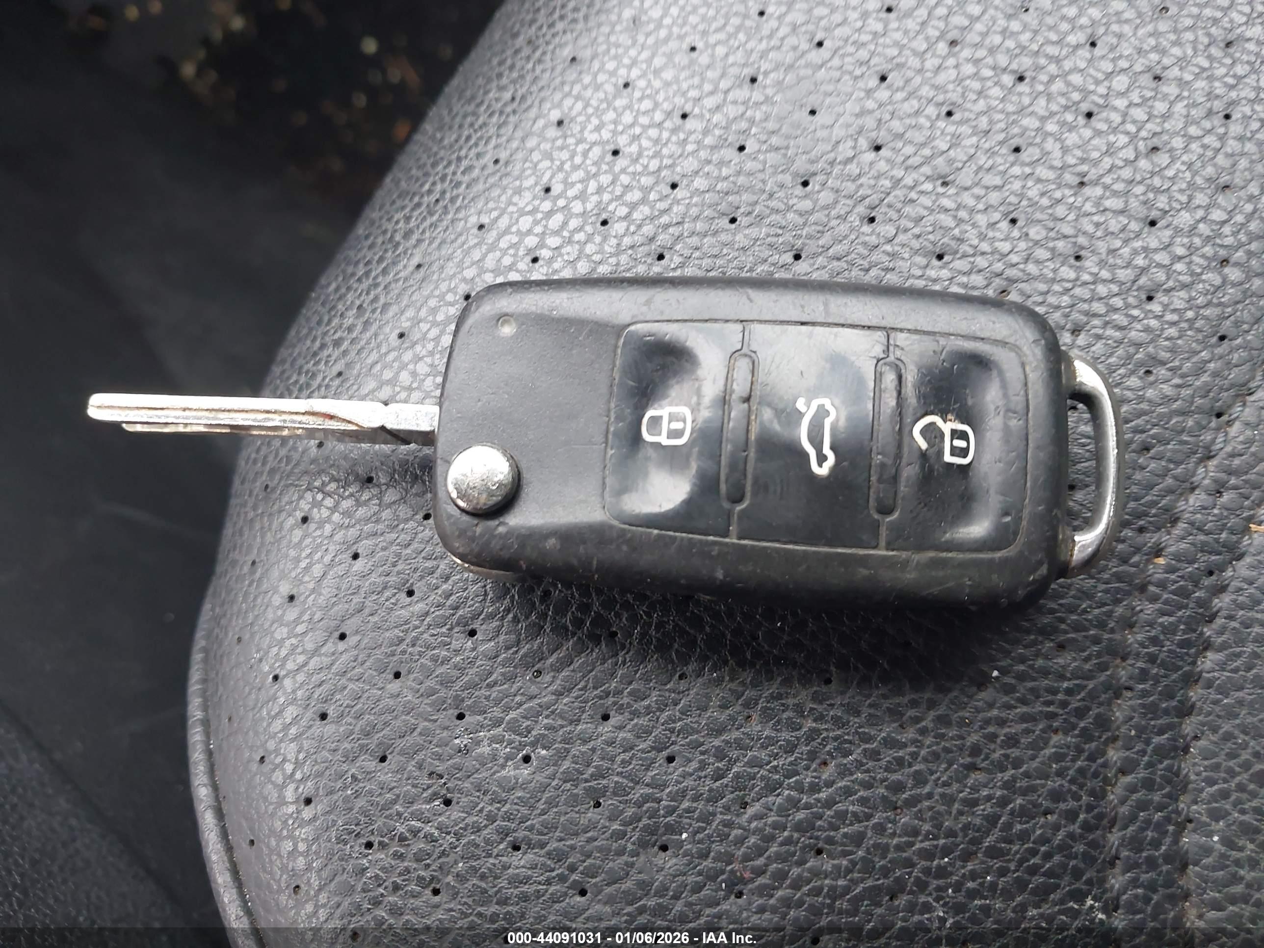 VOLKSWAGEN PASSAT image 11