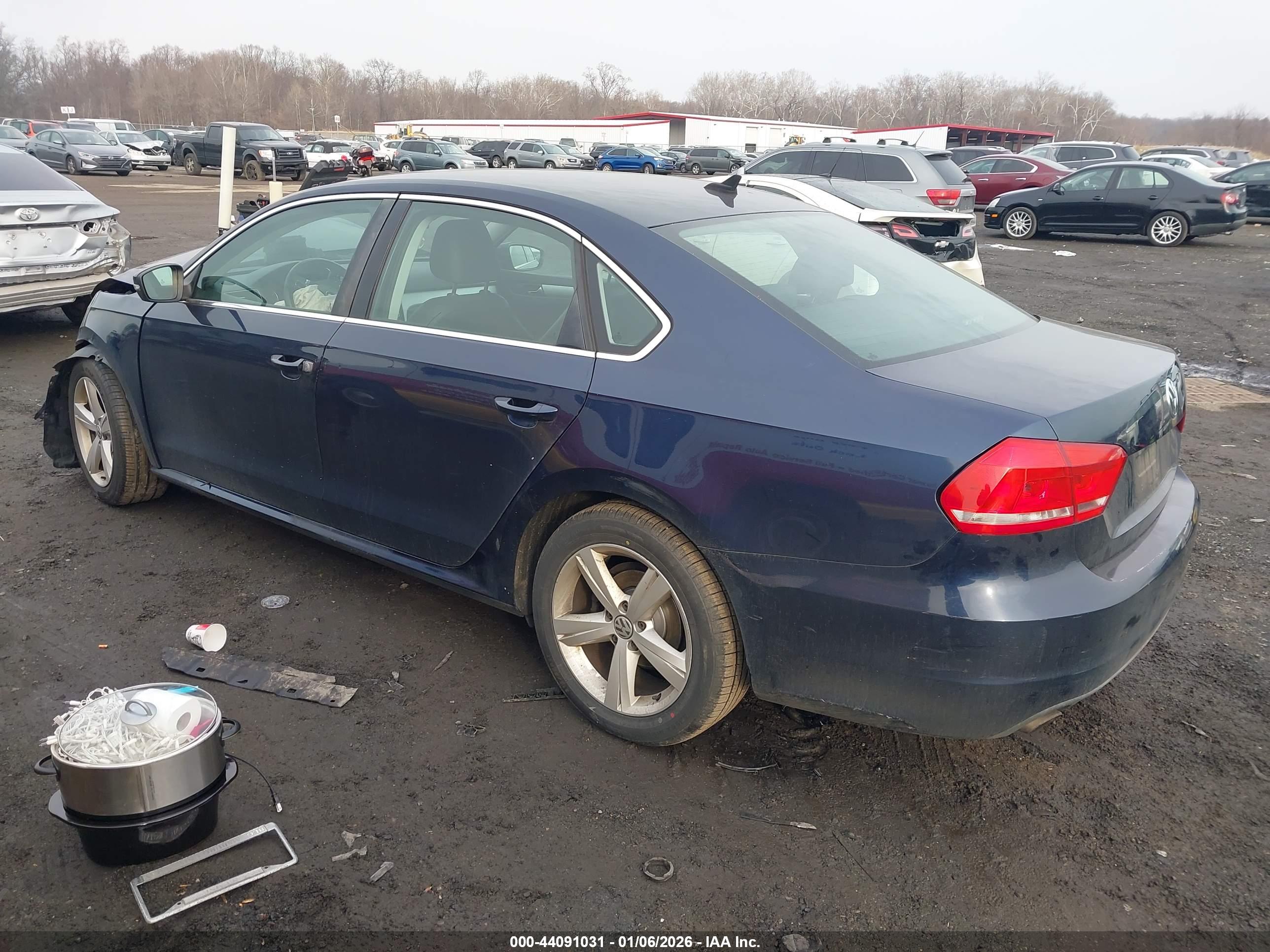 VOLKSWAGEN PASSAT image 3