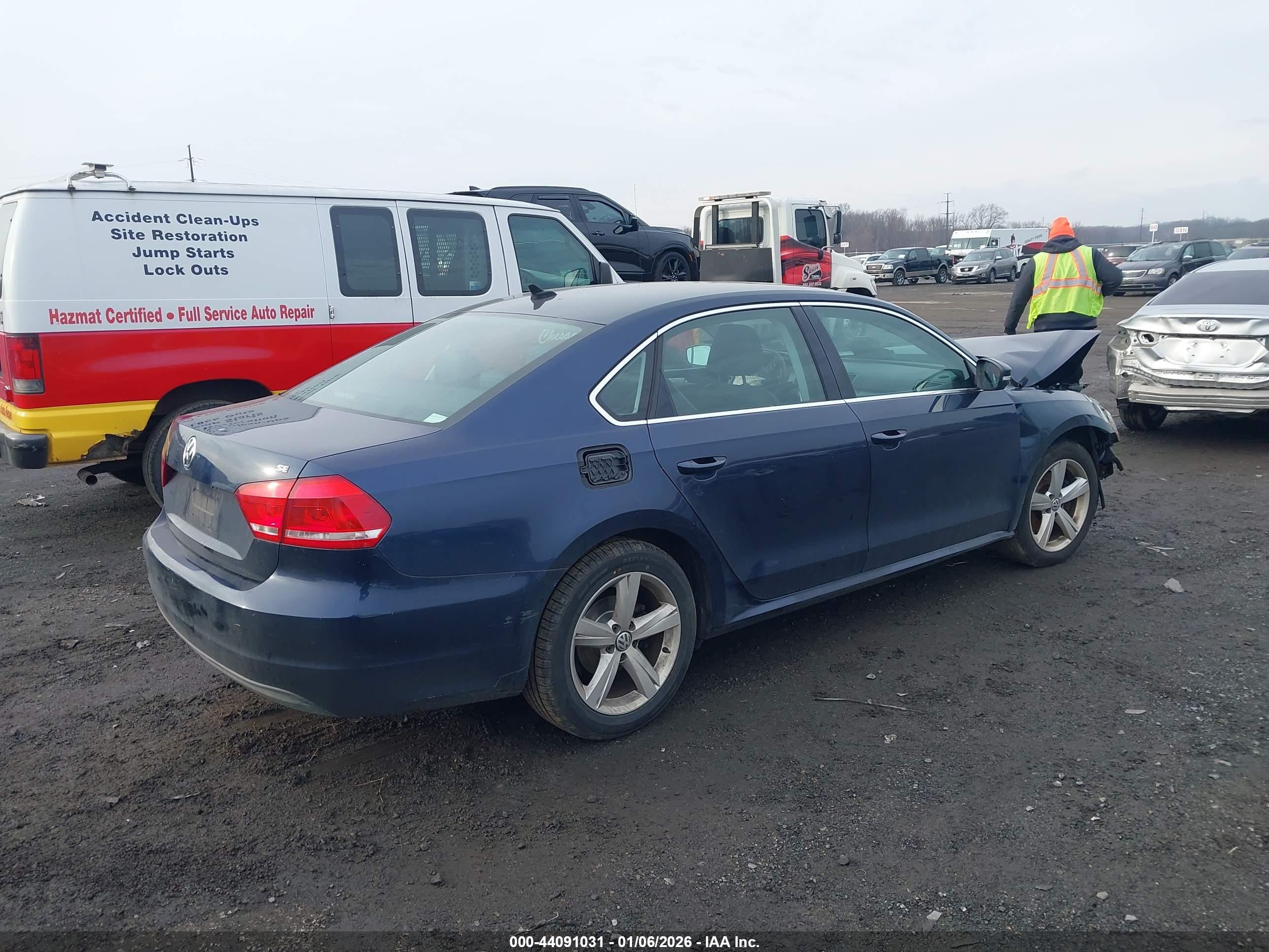 VOLKSWAGEN PASSAT image 4