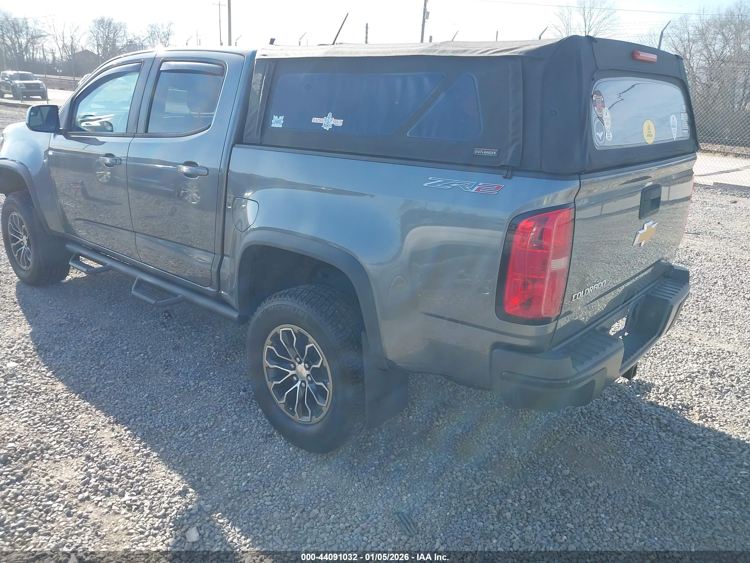 CHEVROLET COLORADO image 3