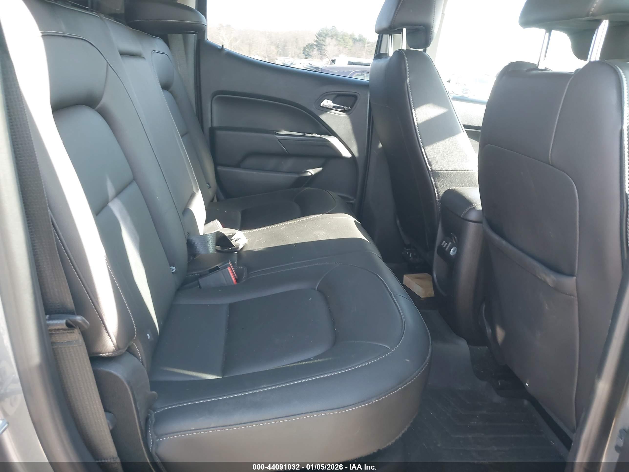 CHEVROLET COLORADO image 8