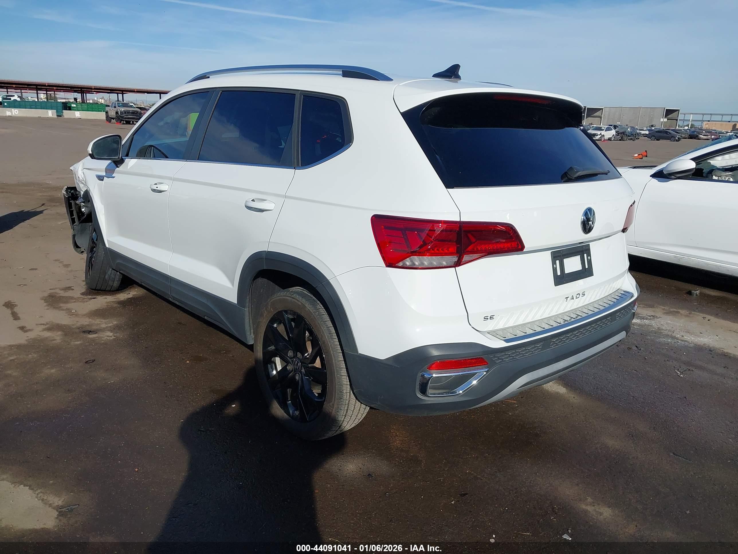 VOLKSWAGEN TAOS image 3