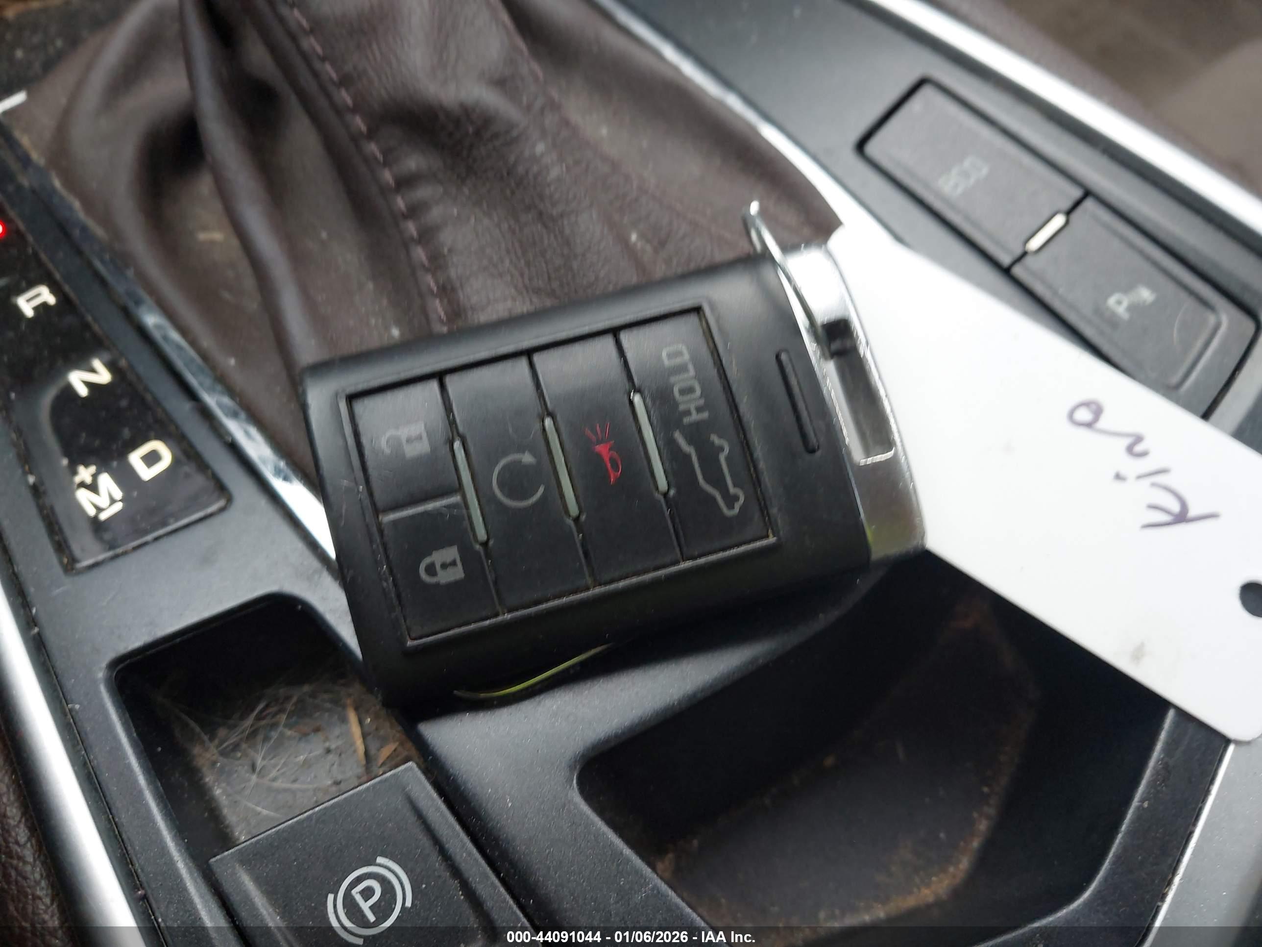 CADILLAC SRX image 11