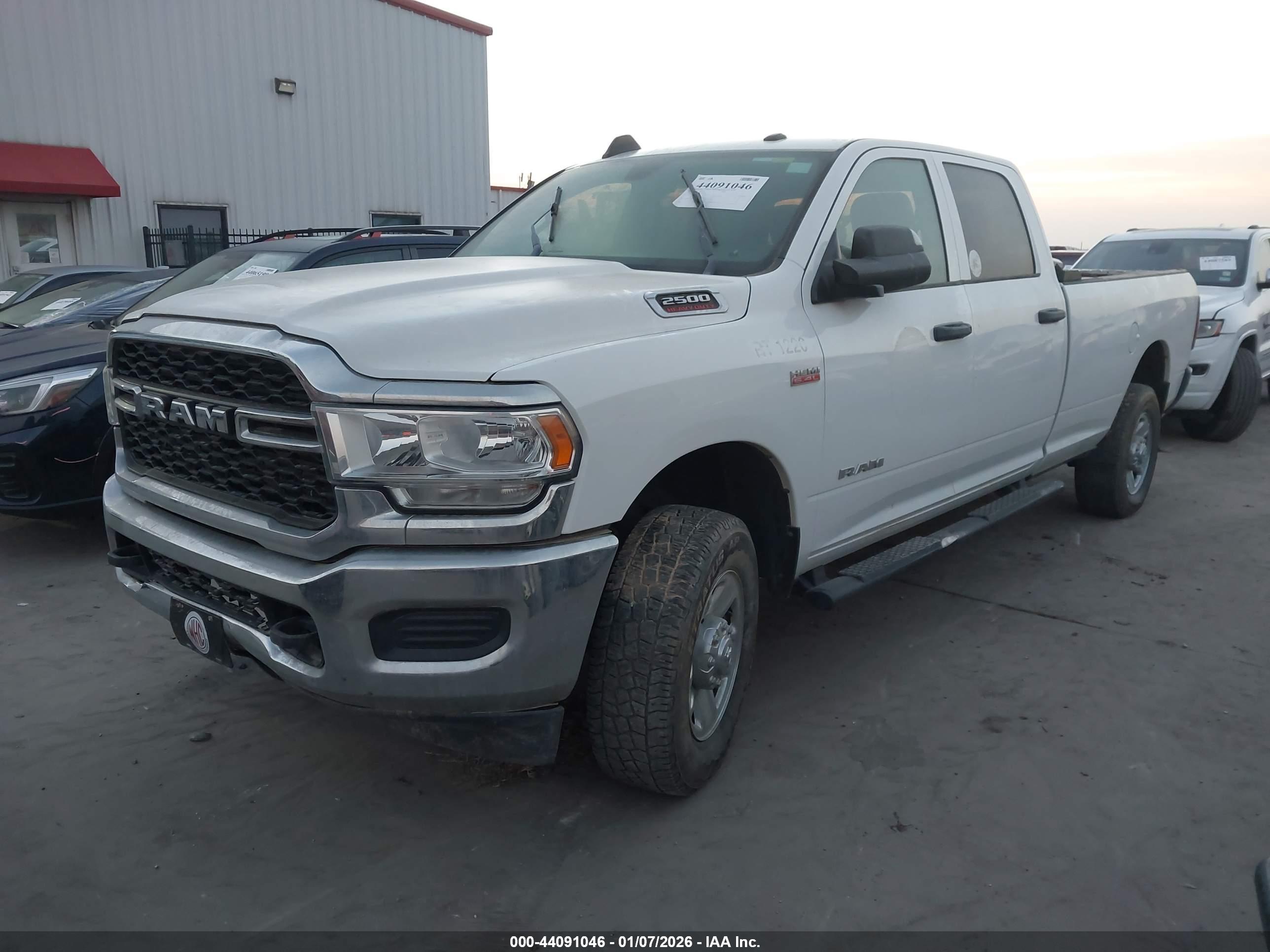 RAM 2500 image 2