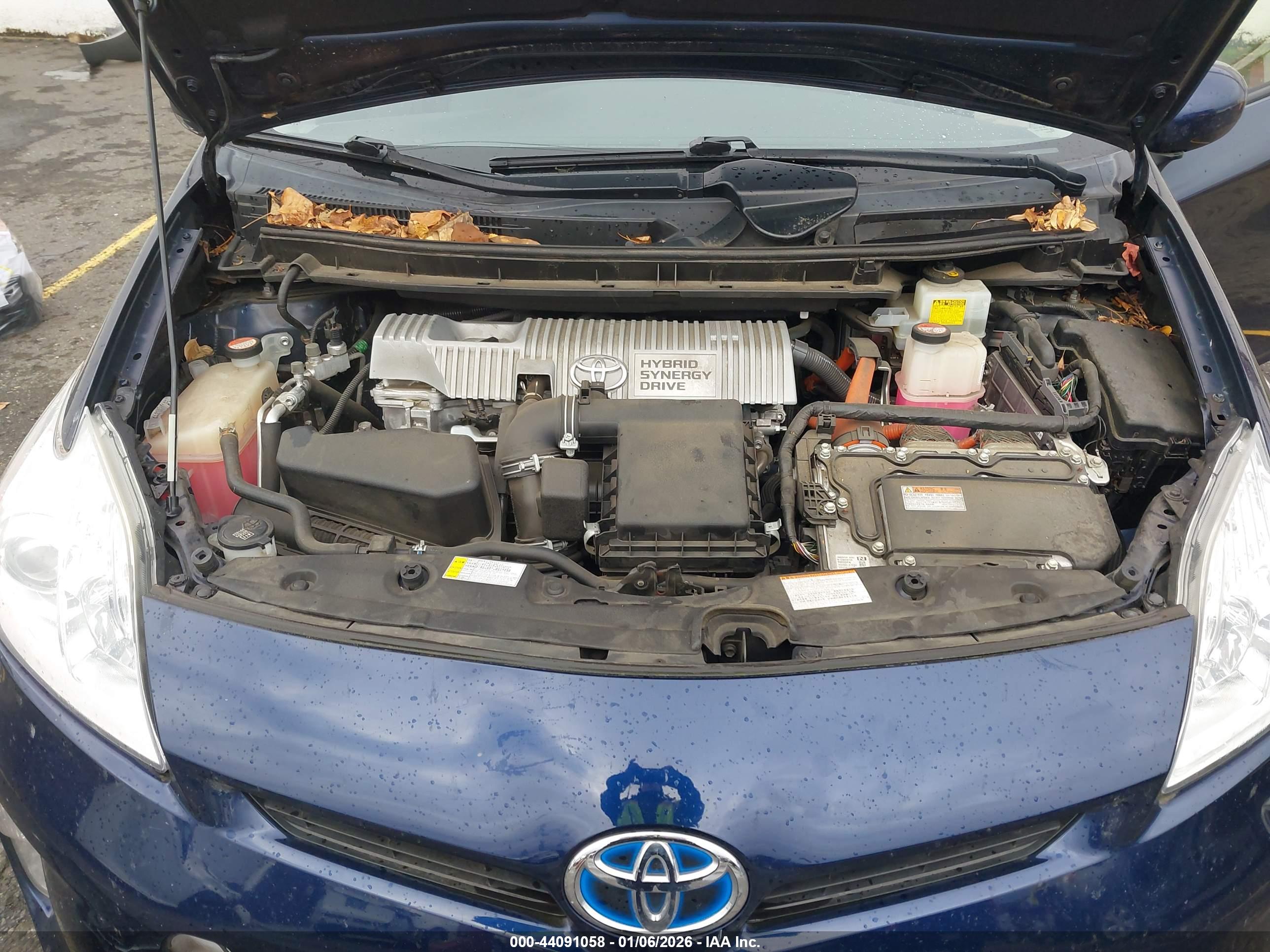 TOYOTA PRIUS image 10