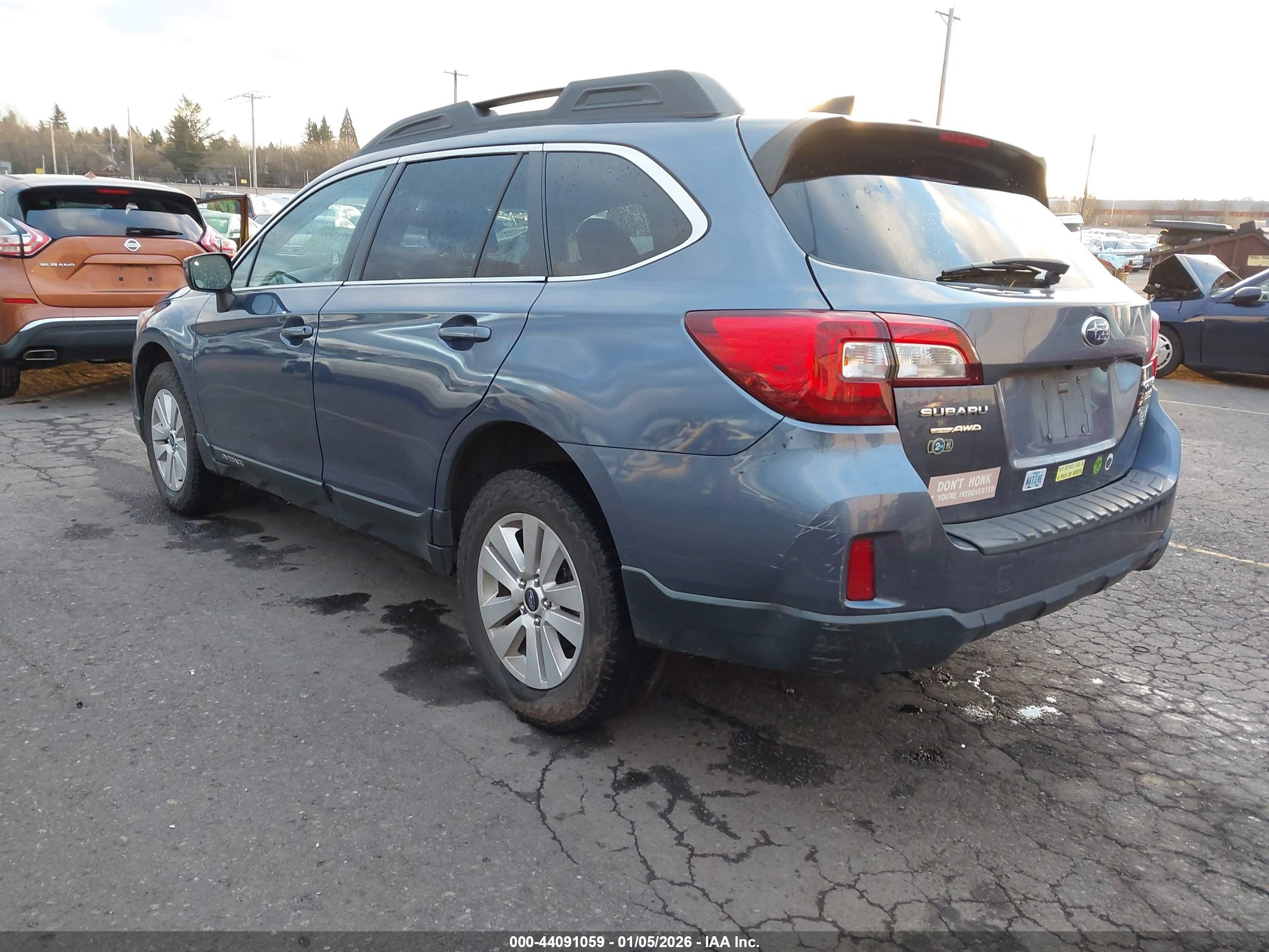 SUBARU OUTBACK image 3