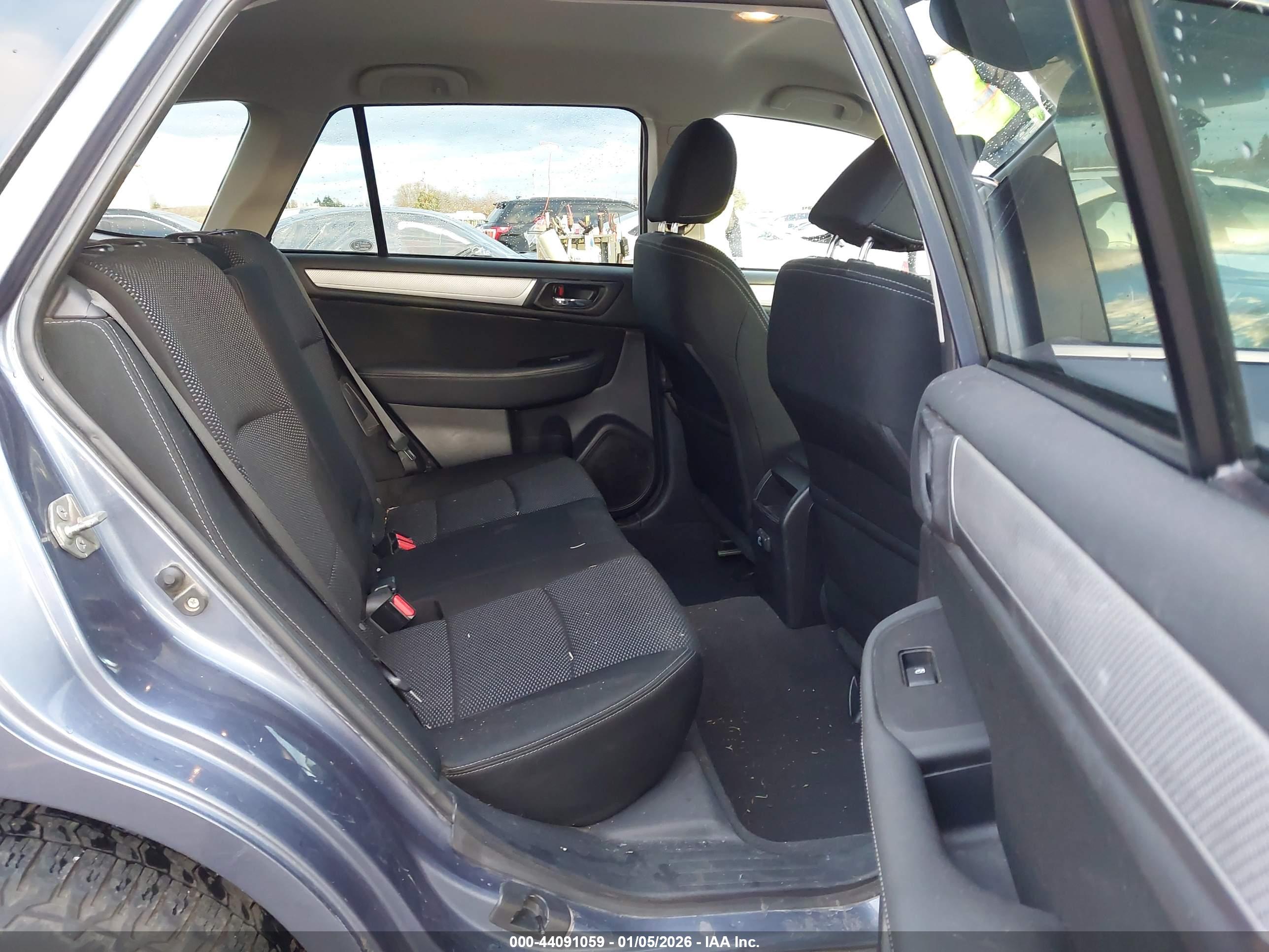 SUBARU OUTBACK image 8