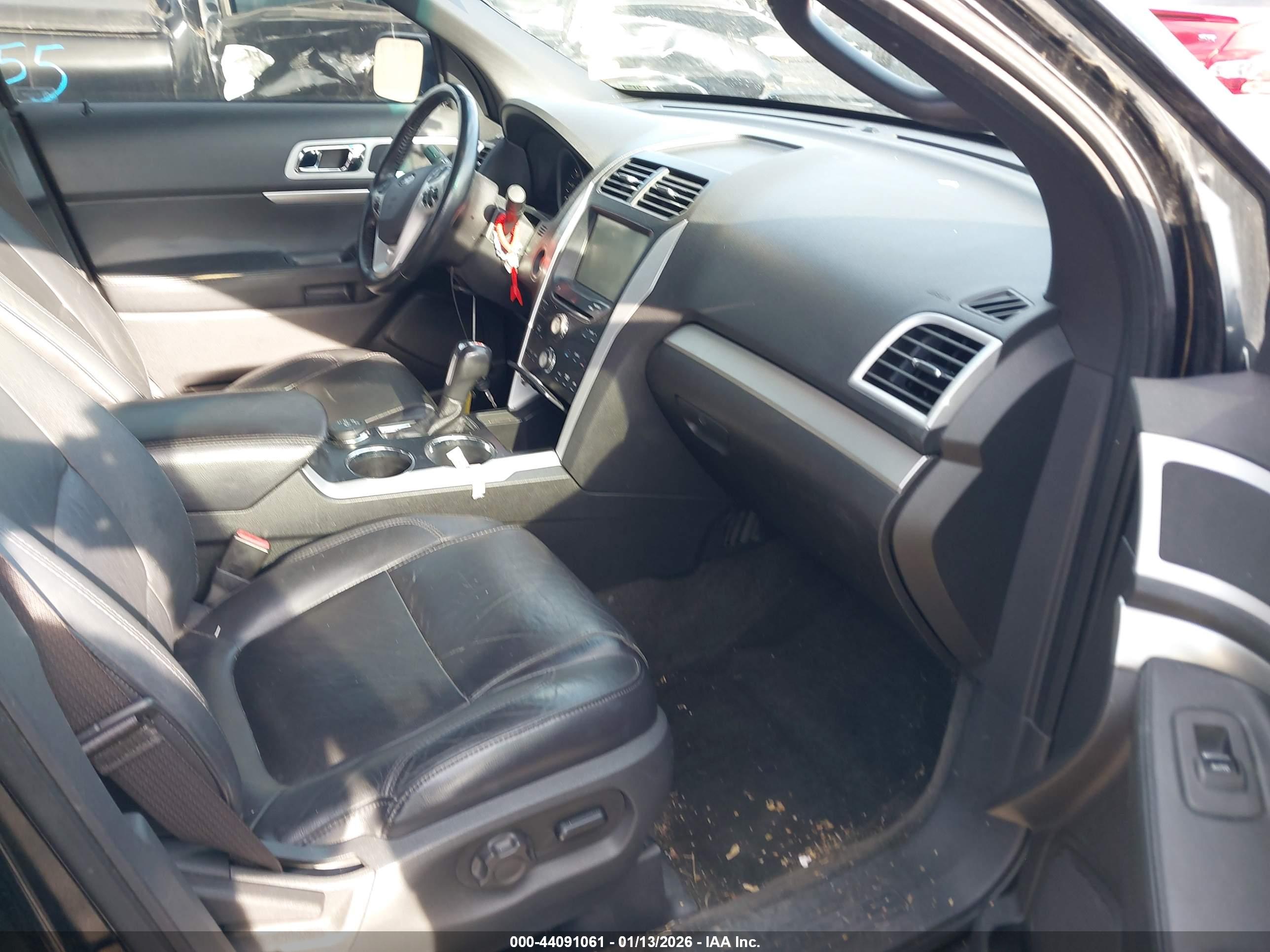 FORD EXPLORER image 5