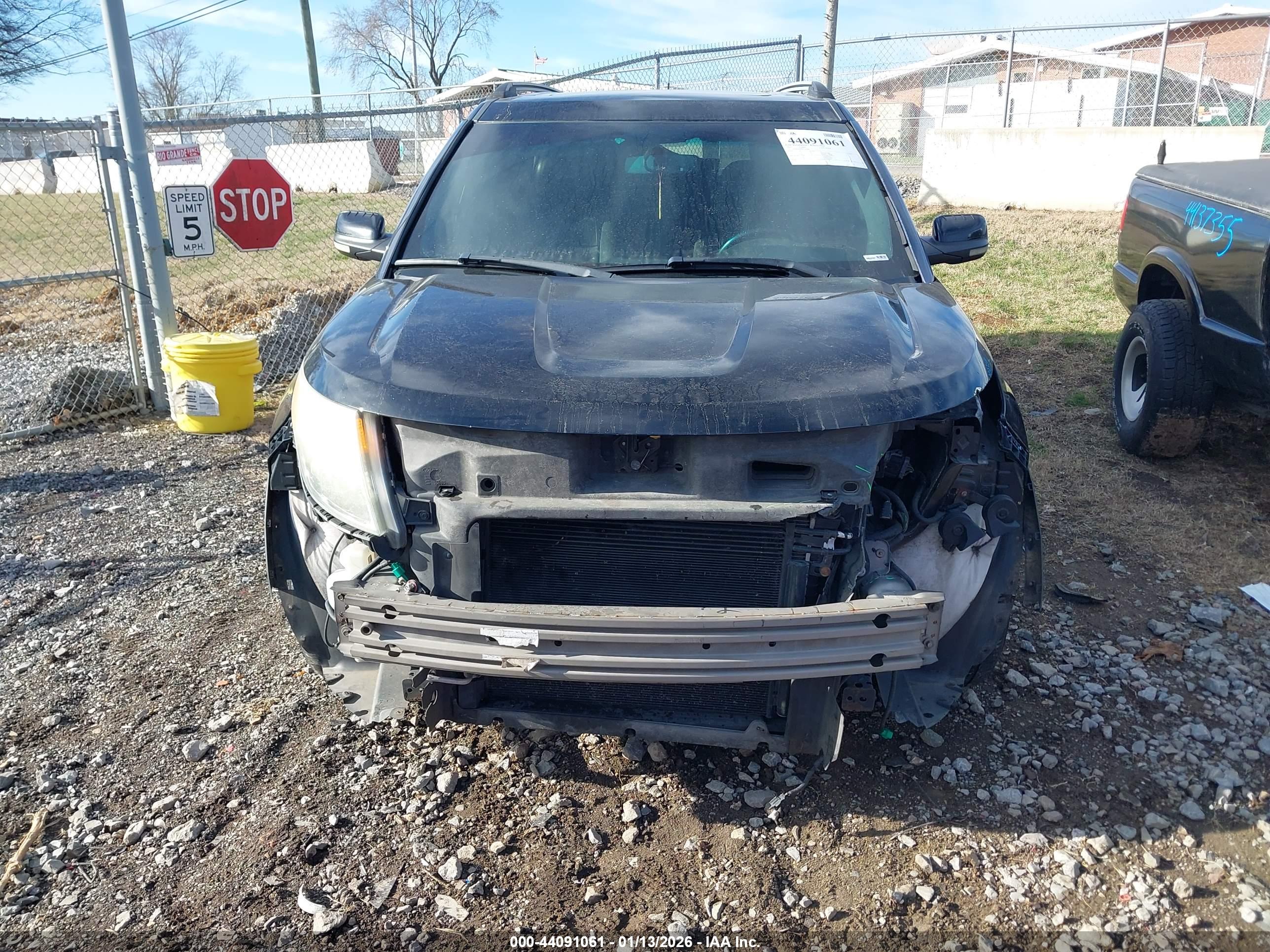 FORD EXPLORER image 6