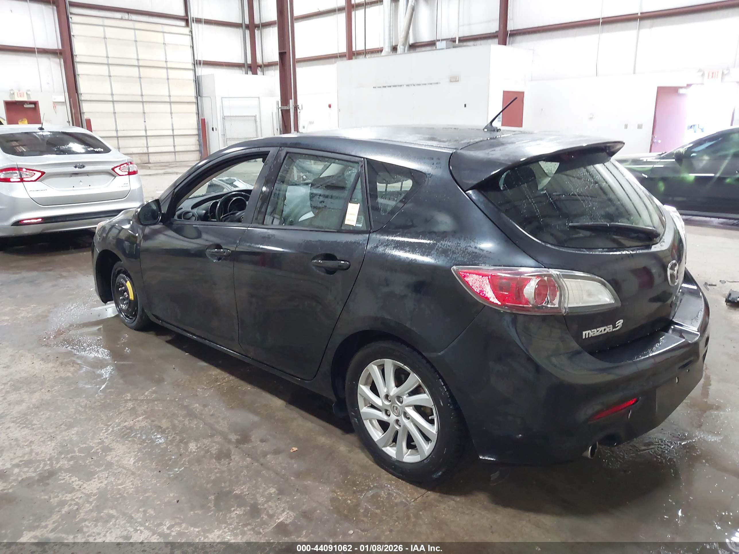 MAZDA MAZDA3 image 3