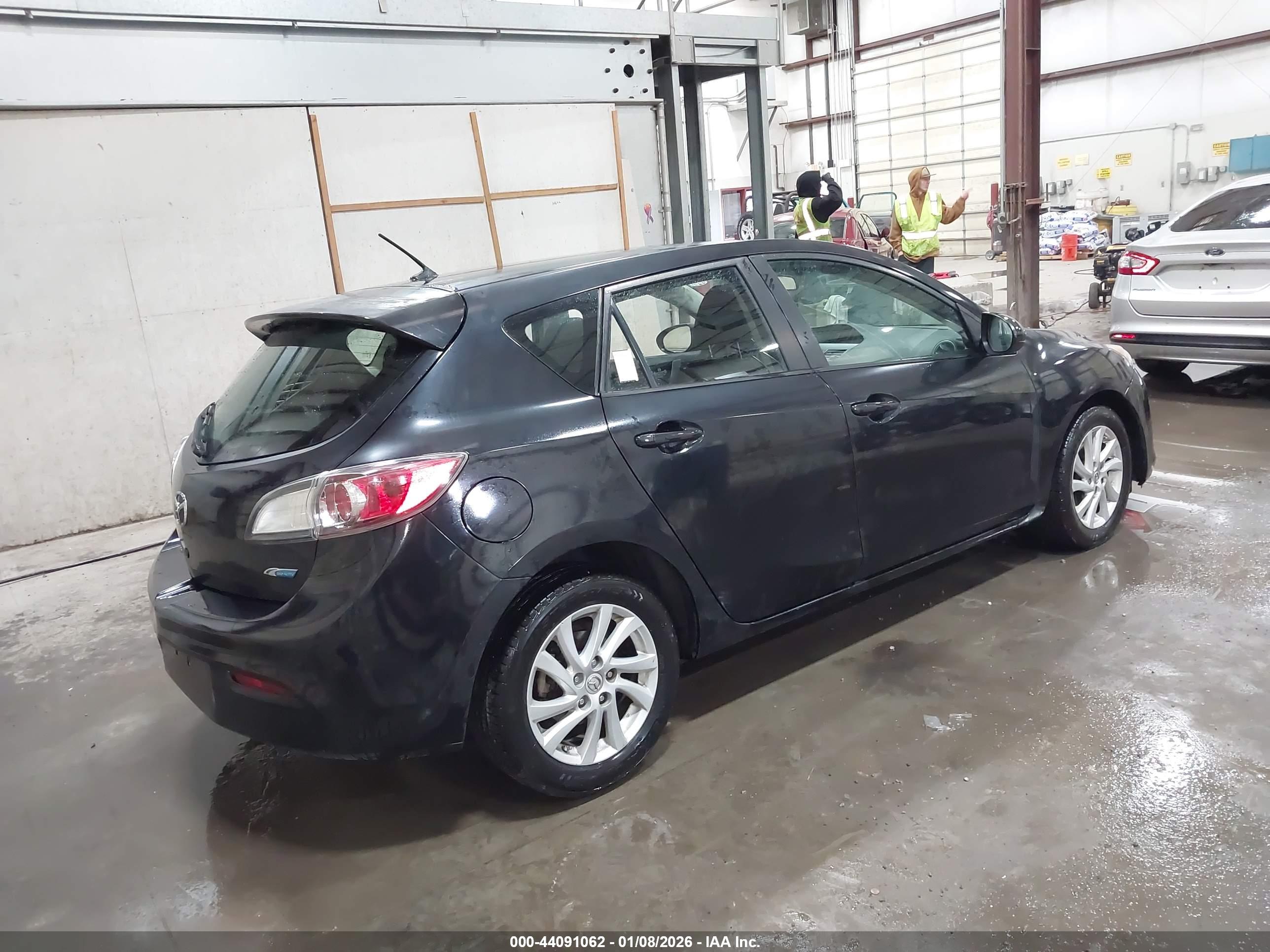 MAZDA MAZDA3 image 4