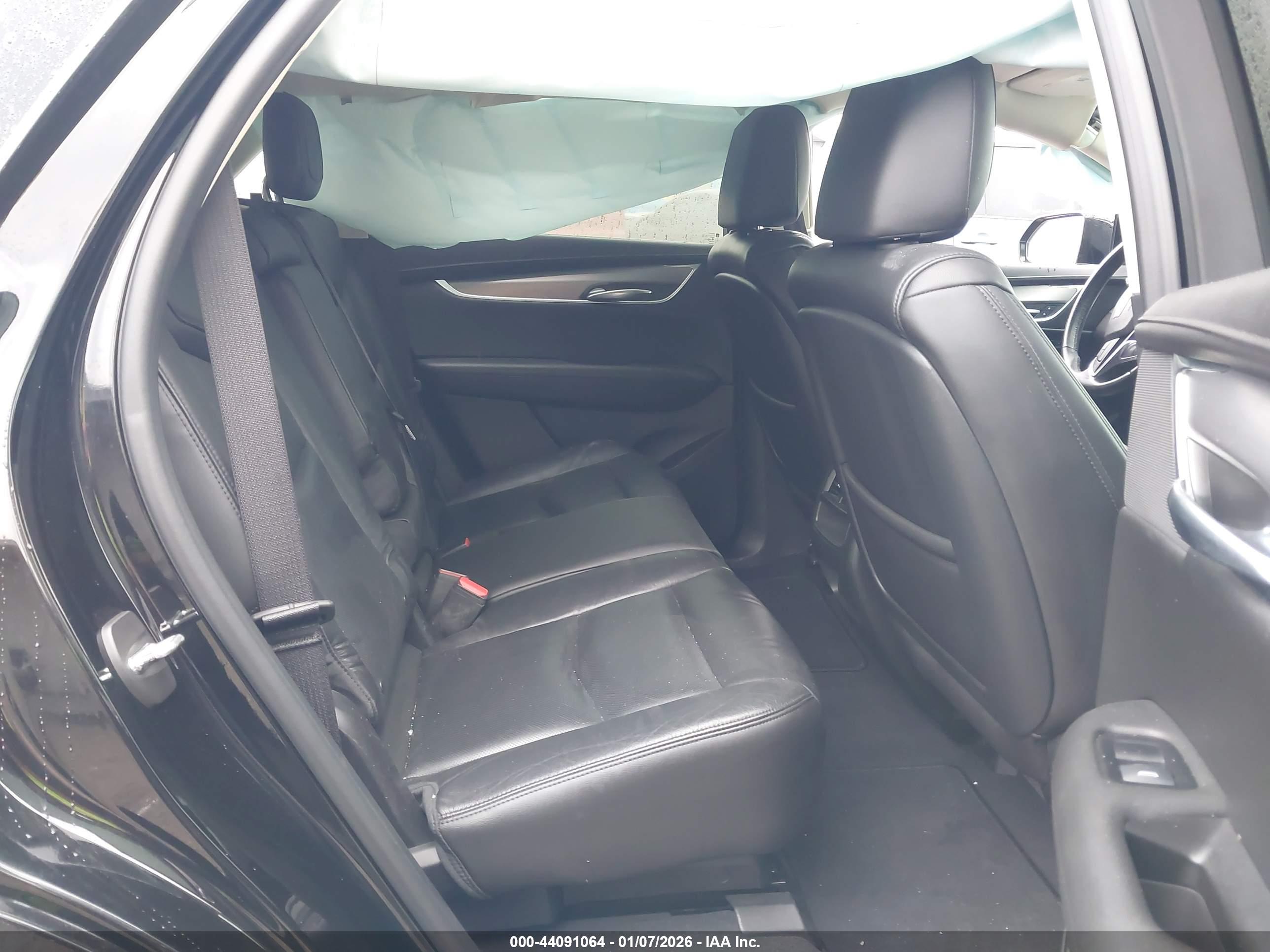 CADILLAC XT5 image 8