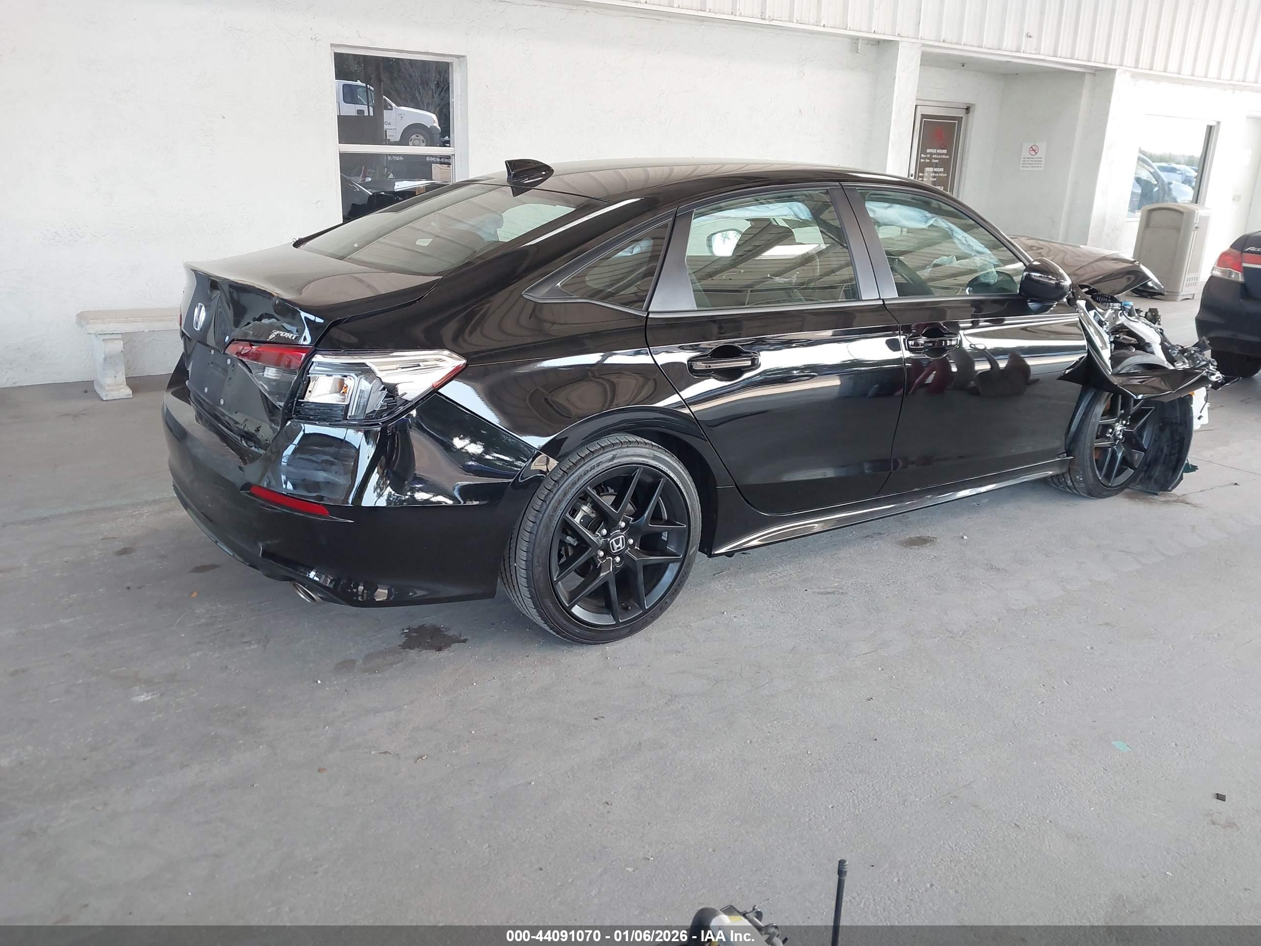 HONDA CIVIC image 4